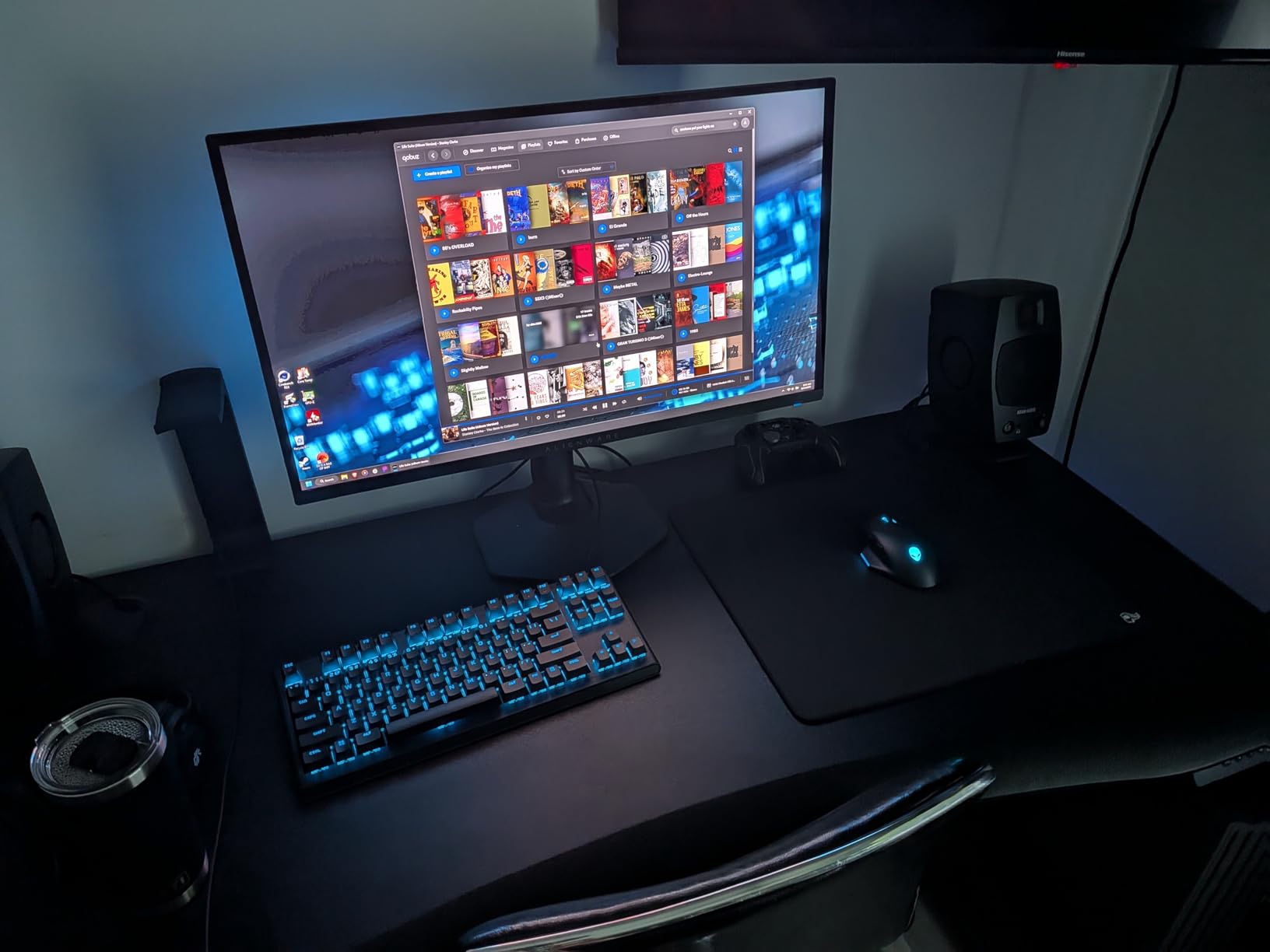 Alienware Low-Profile RGB Gaming Keyboard AW510K, AlienFx Per Key RGB LED Color Backlighting, Media CONTROLS & USB Passthrough, Cherry MX Low Profile Red Switches - Customer Photo 2