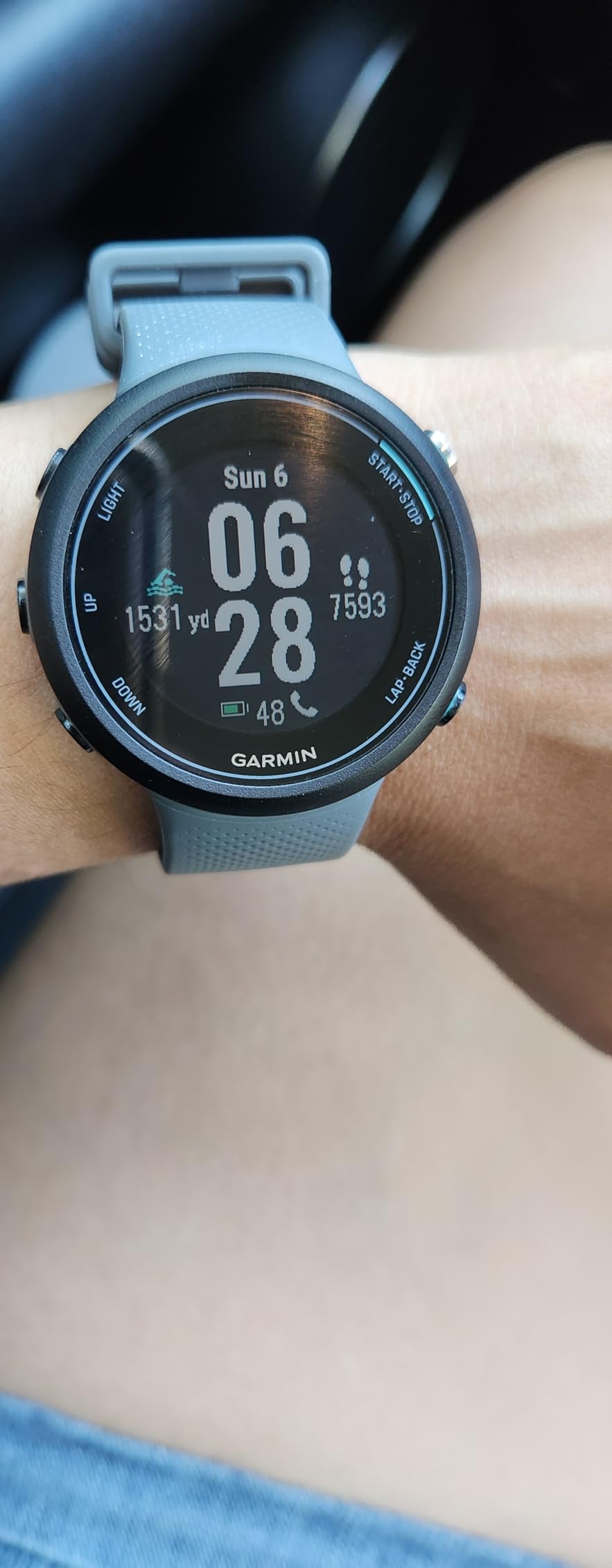 Garmin Swim 2, GPS Swimming Smartwatch for Pool and Open Water, Underwater Heart Rate, Records Distance, Pace, Stroke Count and Type, White - Customer Photo 2