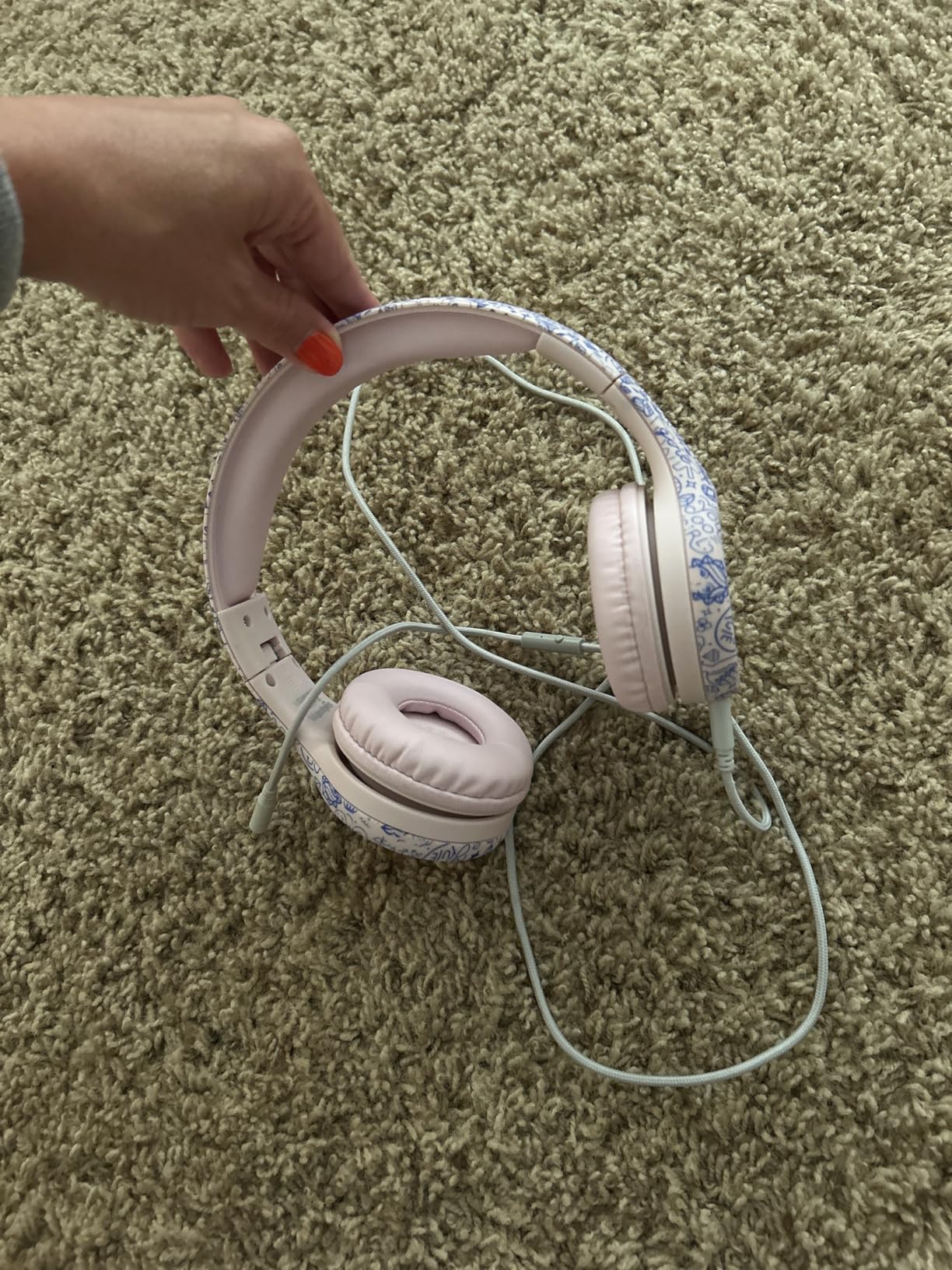 LilGadgets Kids Headphones for School Over-Ear Wired Headset - Pink Girl Power, Ages 6+ - Headphones with Microphone for Kids, Volume Limited 93dB & Passive Noise Reduction, SharePort Technology Customer Review LilGadgets Kids Headphones for School Over-Ear Wired Headset - Pink Girl Power, Ages 6+ - Headphones with Microphone for Kids, Volume Limited 93dB & Passive Noise Reduction, SharePort Technology - Customer Photo 1