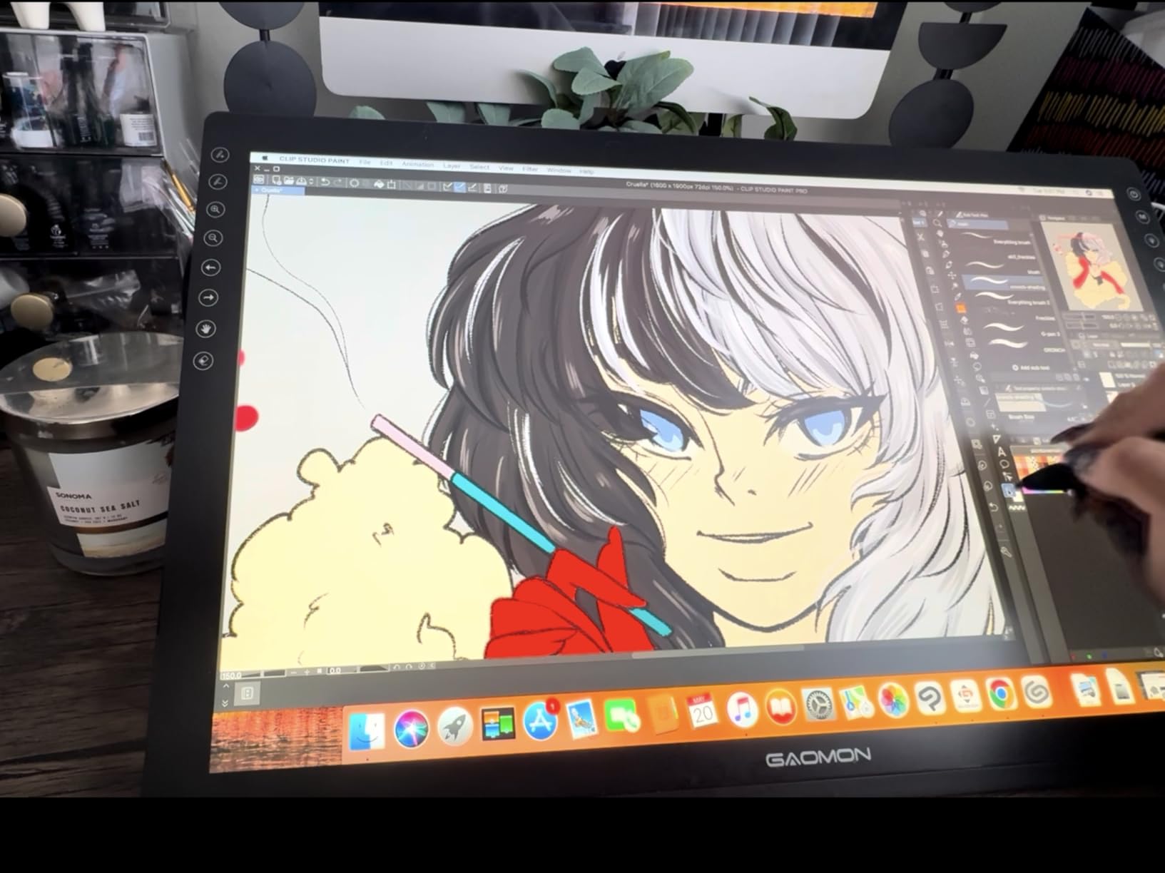 GAOMON PD1161 Drawing Tablet with Screen, Digital Art Tablet with Battery-Free Stylus, Tilt, 8 Shortcut Keys for Paint, Design, Illustration, Editing, 11.6-inch Graphics Tablet for Mac, Windows PC - Customer Photo 1