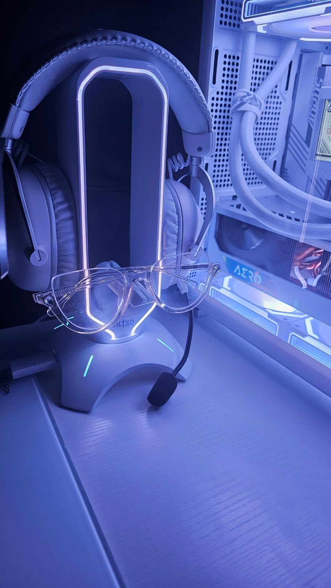 Tilted Nation Gaming Headset Stand | RGB Headphone Stand for Desk with Mouse Bungee and USB Hub (Cool and Clean Setup) Gaming Headset Holder - Perfect Gamer Gift Accessory Customer Review Tilted Nation Gaming Headset Stand | RGB Headphone Stand for Desk with Mouse Bungee and USB Hub (Cool and Clean Setup) Gaming Headset Holder - Perfect Gamer Gift Accessory - Customer Photo 5