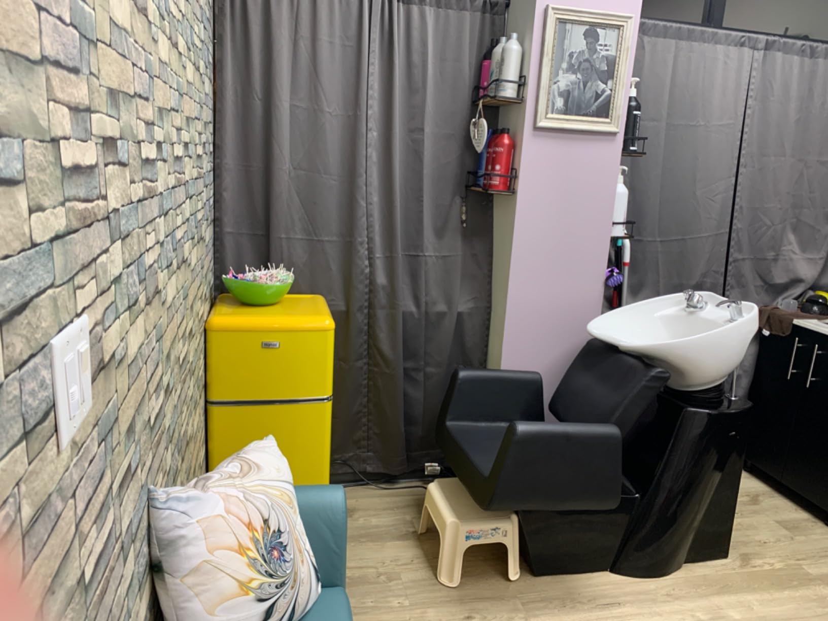 WANAI Compact Refrigerator 3.2 Cu.Ft Retro Dual Door Mini Fridge with Freezer Adjustable Remove Glass Shelves Small Refrigerator Suitable for Dorm Garage and Office - Customer Photo 2