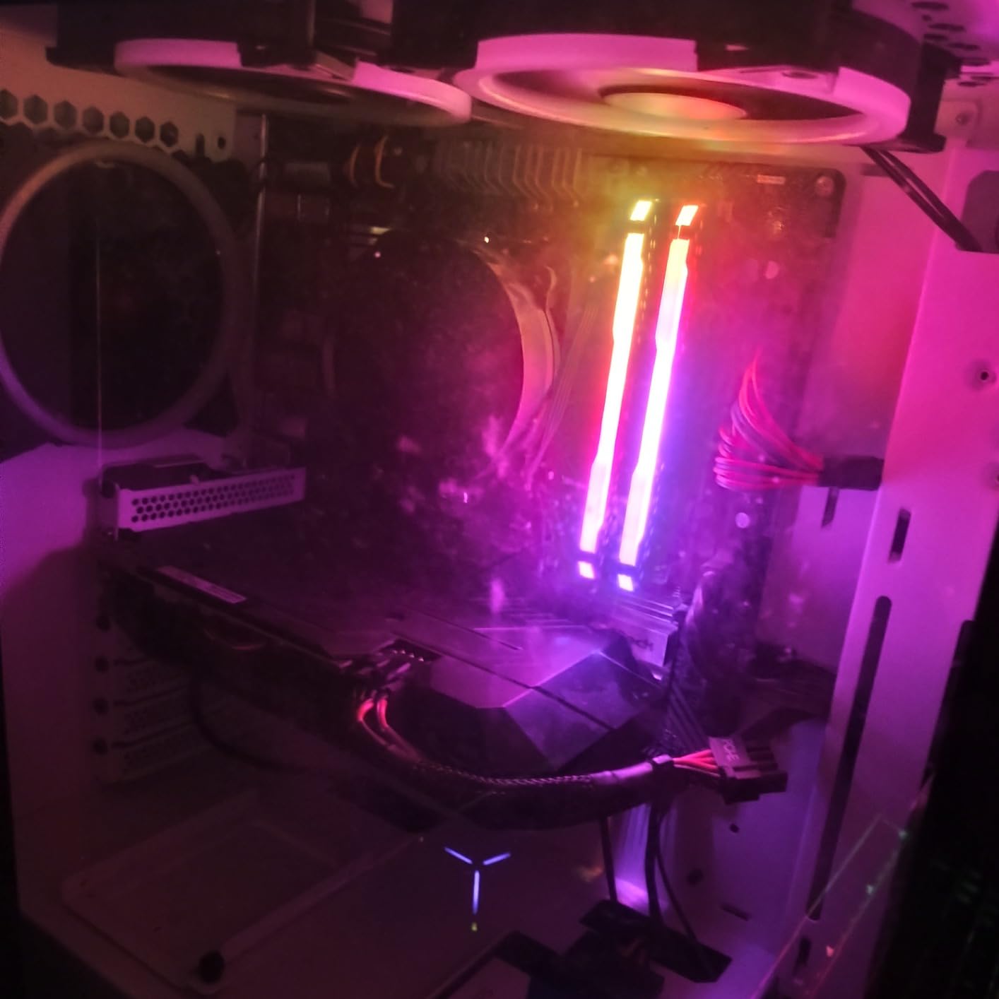 CORSAIR VENGEANCE RGB PRO DDR4 RAM 32GB (2x16GB) 3200MHz CL16-20-20-38 1.35V Intel AMD Desktop Computer Memory - Black (CMW16GX4M2C3200C16) Customer Review CORSAIR VENGEANCE RGB PRO DDR4 RAM 32GB (2x16GB) 3200MHz CL16-20-20-38 1.35V Intel AMD Desktop Computer Memory - Black (CMW16GX4M2C3200C16) - Customer Photo 2