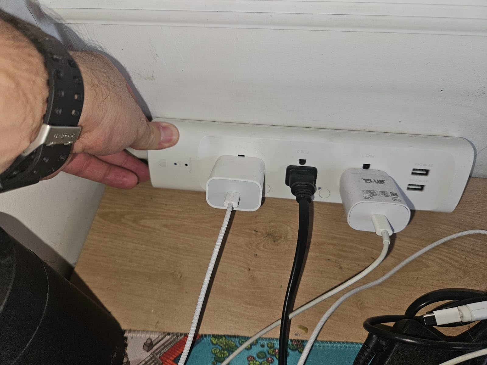 Kasa Smart Plug Power Strip KP303, Surge Protector with 3 Individually Controlled Smart Outlets and 2 USB Ports, Works with Alexa & Google Home, No Hub Required , White Customer Review Kasa Smart Plug Power Strip KP303, Surge Protector with 3 Individually Controlled Smart Outlets and 2 USB Ports, Works with Alexa & Google Home, No Hub Required , White - Customer Photo 1