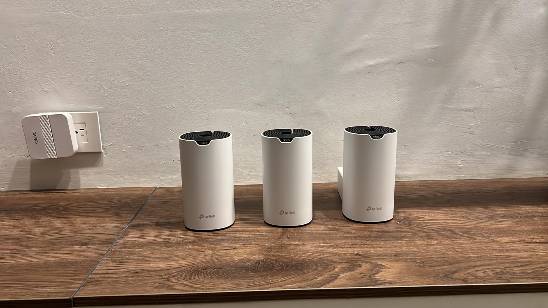 TP-Link Deco S4 Mesh AC1900 WiFi System - Up to 5,500 Sq.ft. Coverage, Replaces WiFi Router and Extender, Gigabit Ports, Works with Alexa, Deco S4(3-Pack) - Customer Photo 5
