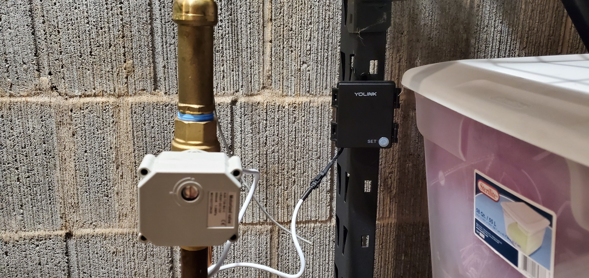 YoLink Water Leak Starter Kit: Hub + 4 Leak Sensor 1 (Silent), LoRa Long-Range, App/SMS/Email Alerts, D2D Offline Triggers, 2 AAA Up to 5-Year Battery, Compatible with Alexa/IFTTT/Home Assistant Customer Review YoLink Water Leak Starter Kit: Hub + 4 Leak Sensor 1 (Silent), LoRa Long-Range, App/SMS/Email Alerts, D2D Offline Triggers, 2 AAA Up to 5-Year Battery, Compatible with Alexa/IFTTT/Home Assistant - Customer Photo 1