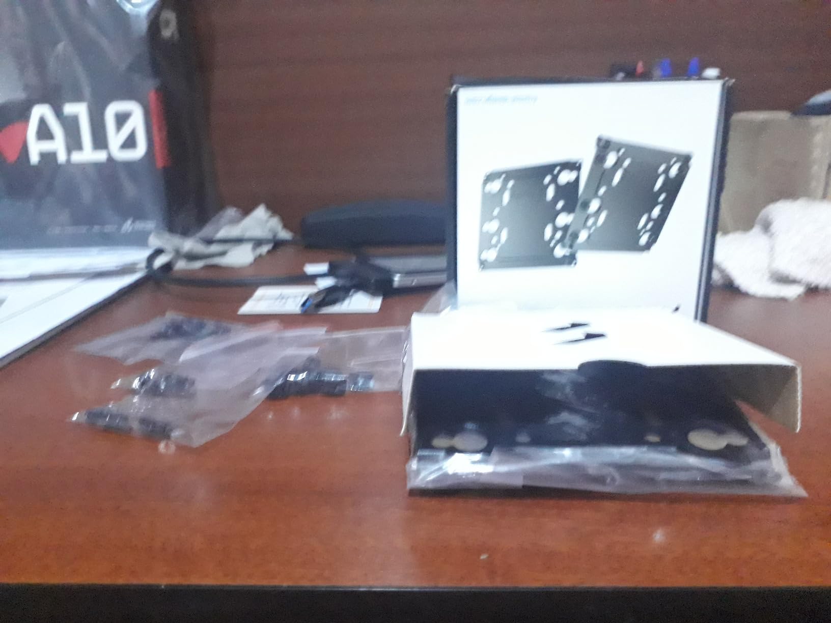 Fractal Design Universal Multibracket Mounting Adapter Kit - Mounts one 3.5 Fractal Design Universal Multibracket Mounting Adapter Kit - Mounts one 3.5