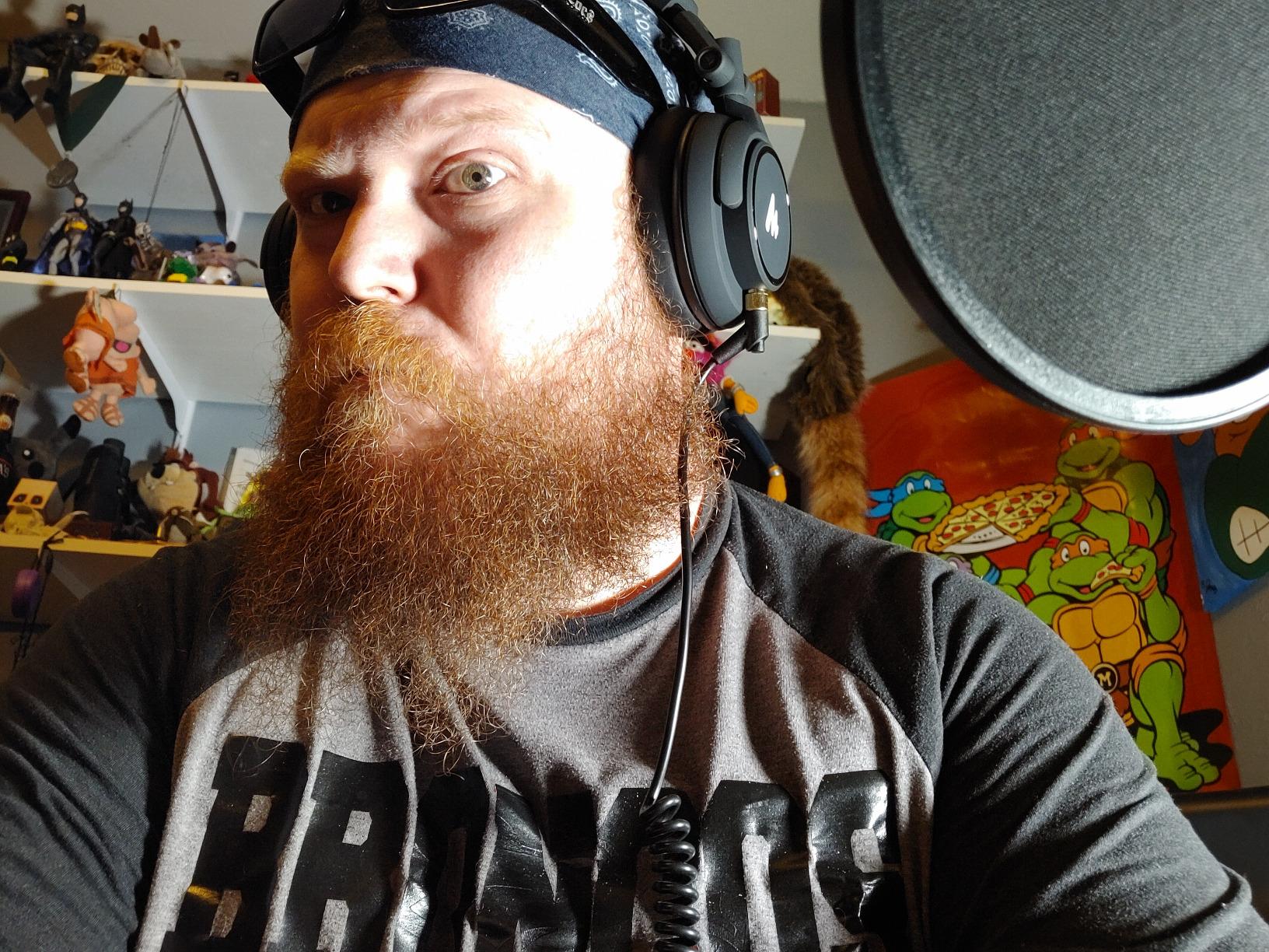 MAONO MH601 Professional Studio Monitor Headphones, Wired Closed Back Over Ear DJ Headset with 50mm Drivers and 1/4 inch to 3.5mm Jack for Guitar Amp Recording Mixing Piano Music Production Podcast - Customer Photo 5