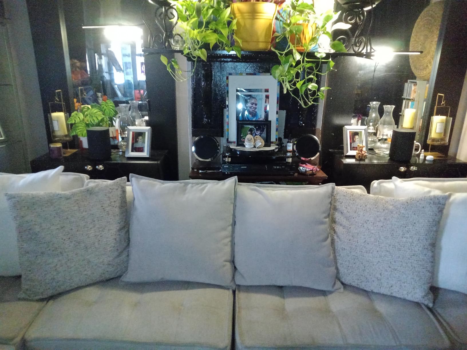 Roku Wireless Speakers (for Roku Streambars or Roku TV),Black 2 Count (Pack of 1) - Customer Photo 5