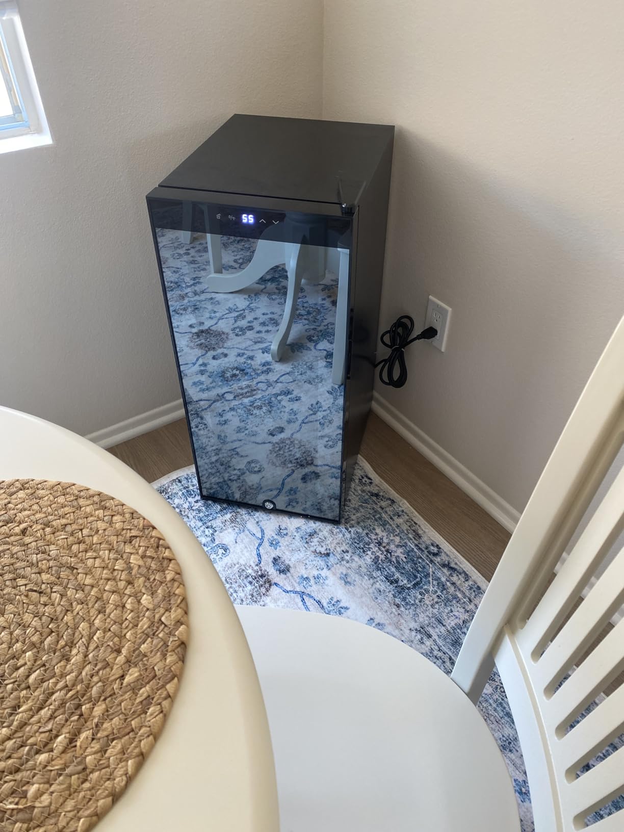 Ivation 18 Bottle Compressor Wine Cooler Refrigerator w/Lock, Large Freestanding Wine Cellar For Red, White, Champagne or Sparkling Wine, 41f-64f Digital Temperature Control Fridge Glass Door Black - Customer Photo 1