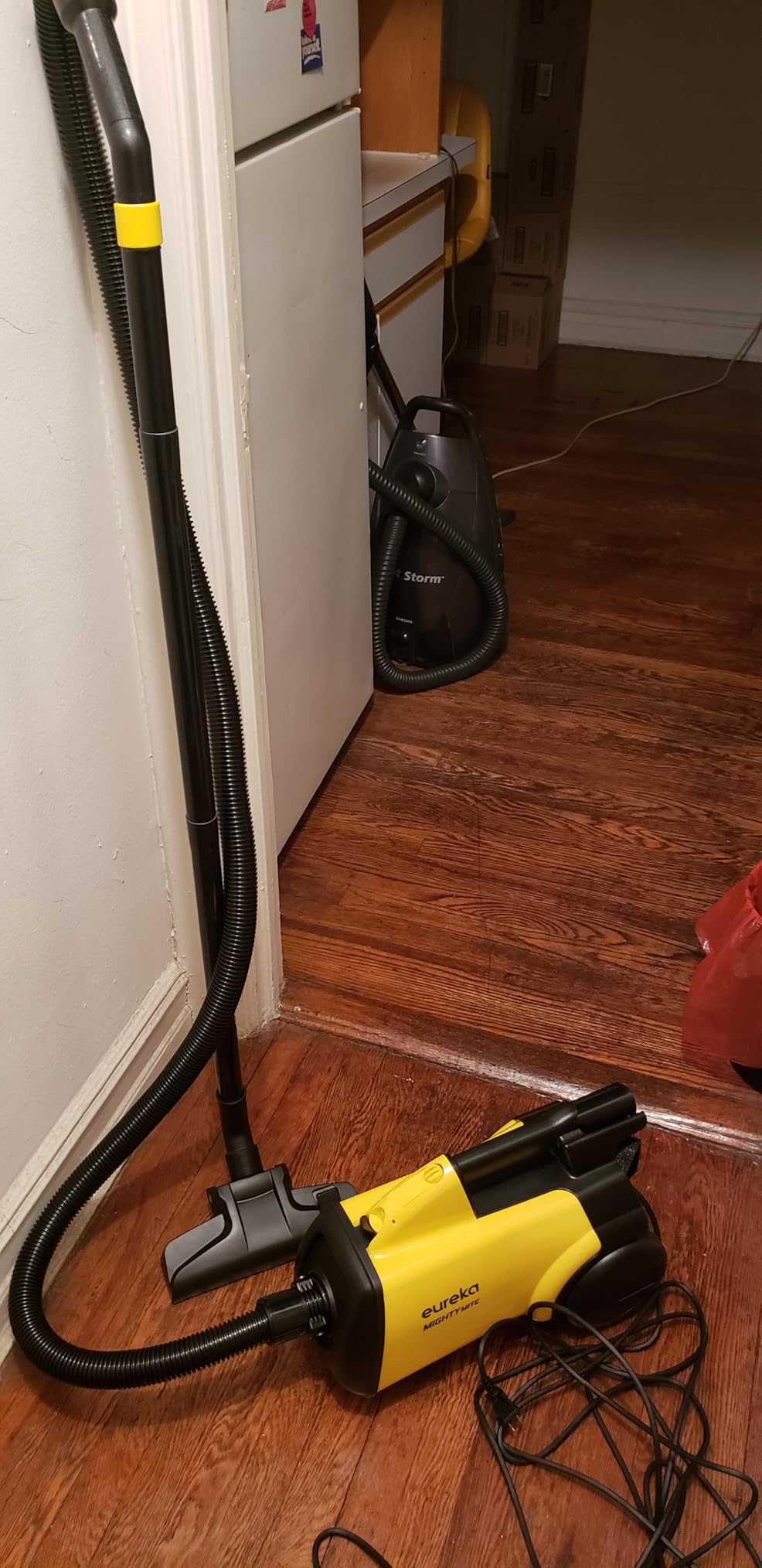 Eureka 3670M Canister Cleaner, Lightweight Powerful Vacuum for Carpets and Hard floors, w/ 5bags,Yellow - Customer Photo 3