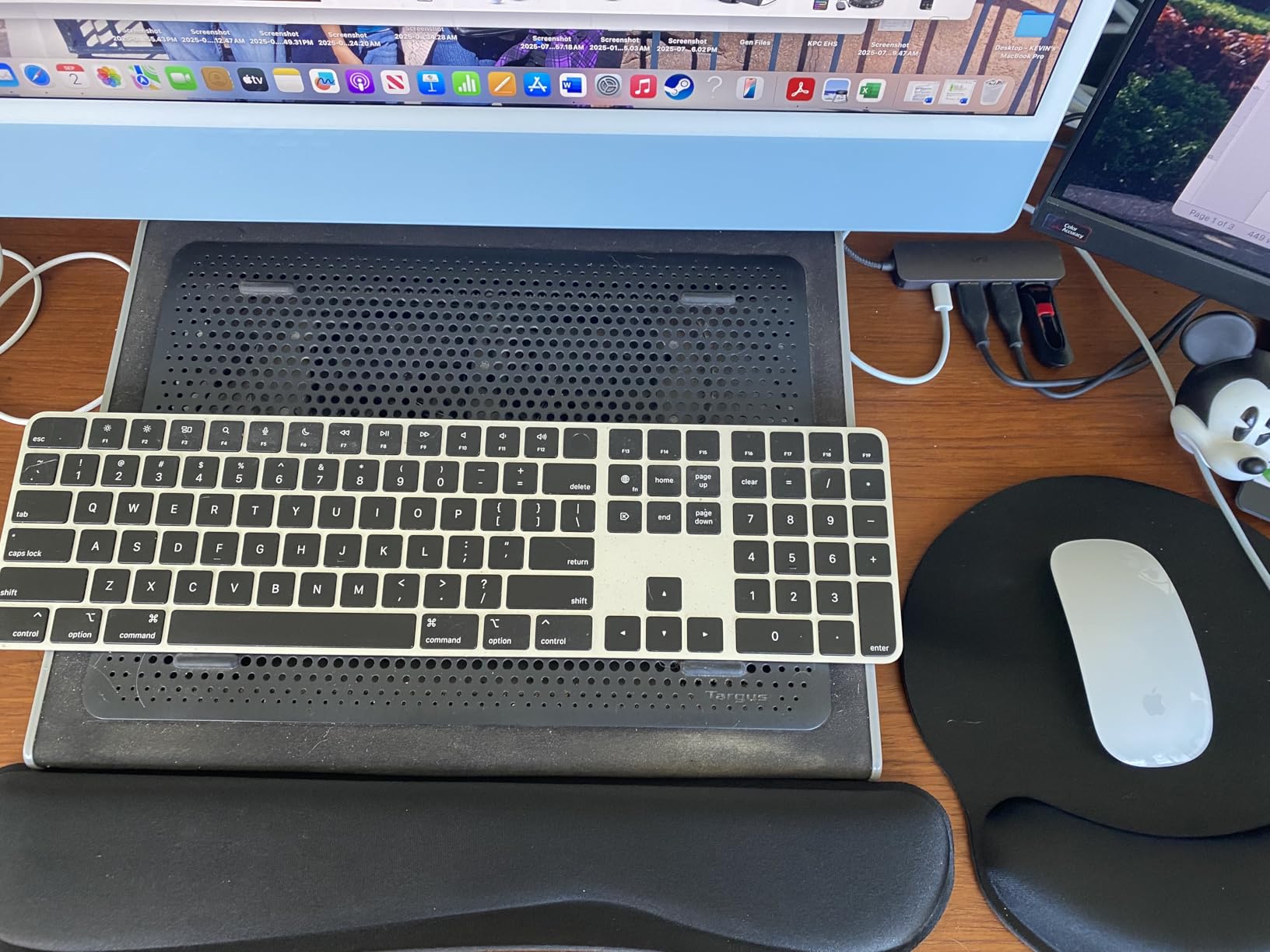 KTRIO Ergonomic Keyboard Wrist Rest, Memory Foam Wrist Rest for Computer Keyboard, Mouse Pad Set for Easy Typing & Pain Relief for Office & Home, Black Customer Review KTRIO Ergonomic Keyboard Wrist Rest, Memory Foam Wrist Rest for Computer Keyboard, Mouse Pad Set for Easy Typing & Pain Relief for Office & Home, Black - Customer Photo 1