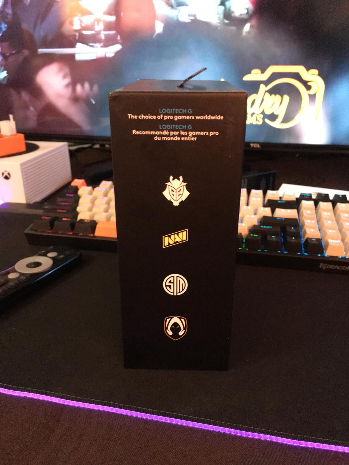 Logitech G PRO X SUPERLIGHT Wireless Gaming Mouse, Ultra-Lightweight, HERO 25K Sensor, 25,600 DPI, 5 Programmable Buttons, Long Battery Life, Compatible with PC / Mac - Black - Customer Photo 3