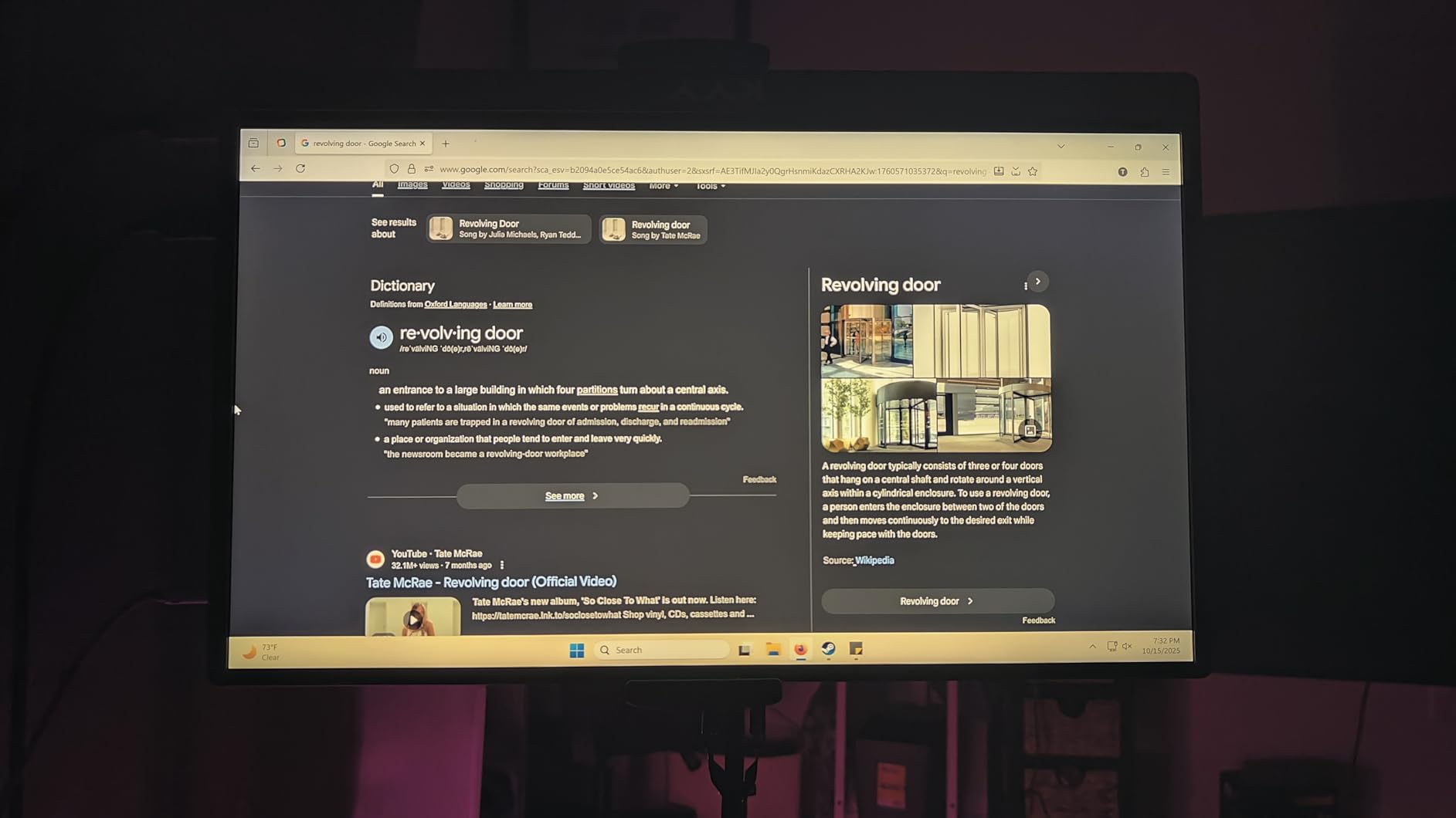 KYY Portable Monitor 15.6inch 1080P FHD USB-C, HDMI Computer Display HDR IPS Gaming Monitor w/Premium Smart Cover & Screen Protector, Speakers, for Laptop PC MAC Phone PS4 Xbox Switch - Customer Photo 3