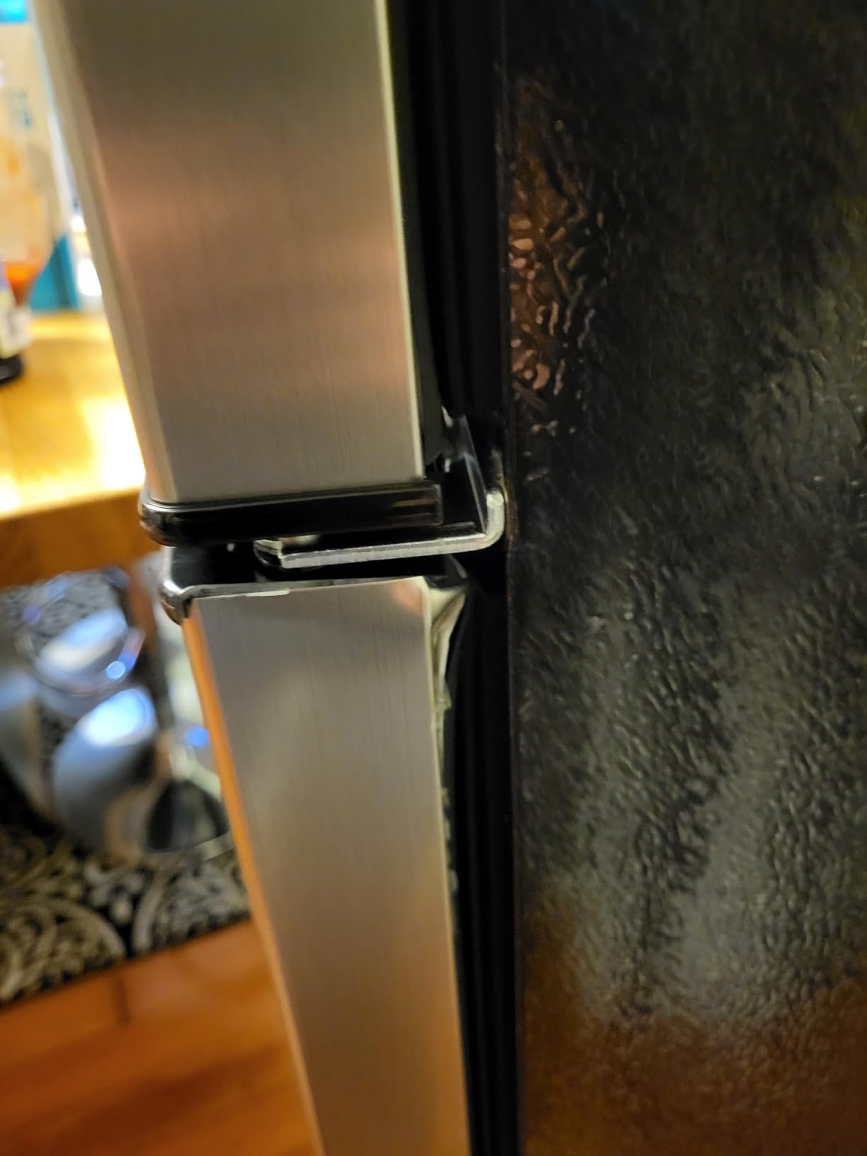 Frigidaire, 2 Door Apartment Size Refrigerator/Freezer Combo, 7.5 cu ft, Platinum Series, Stainless, 23