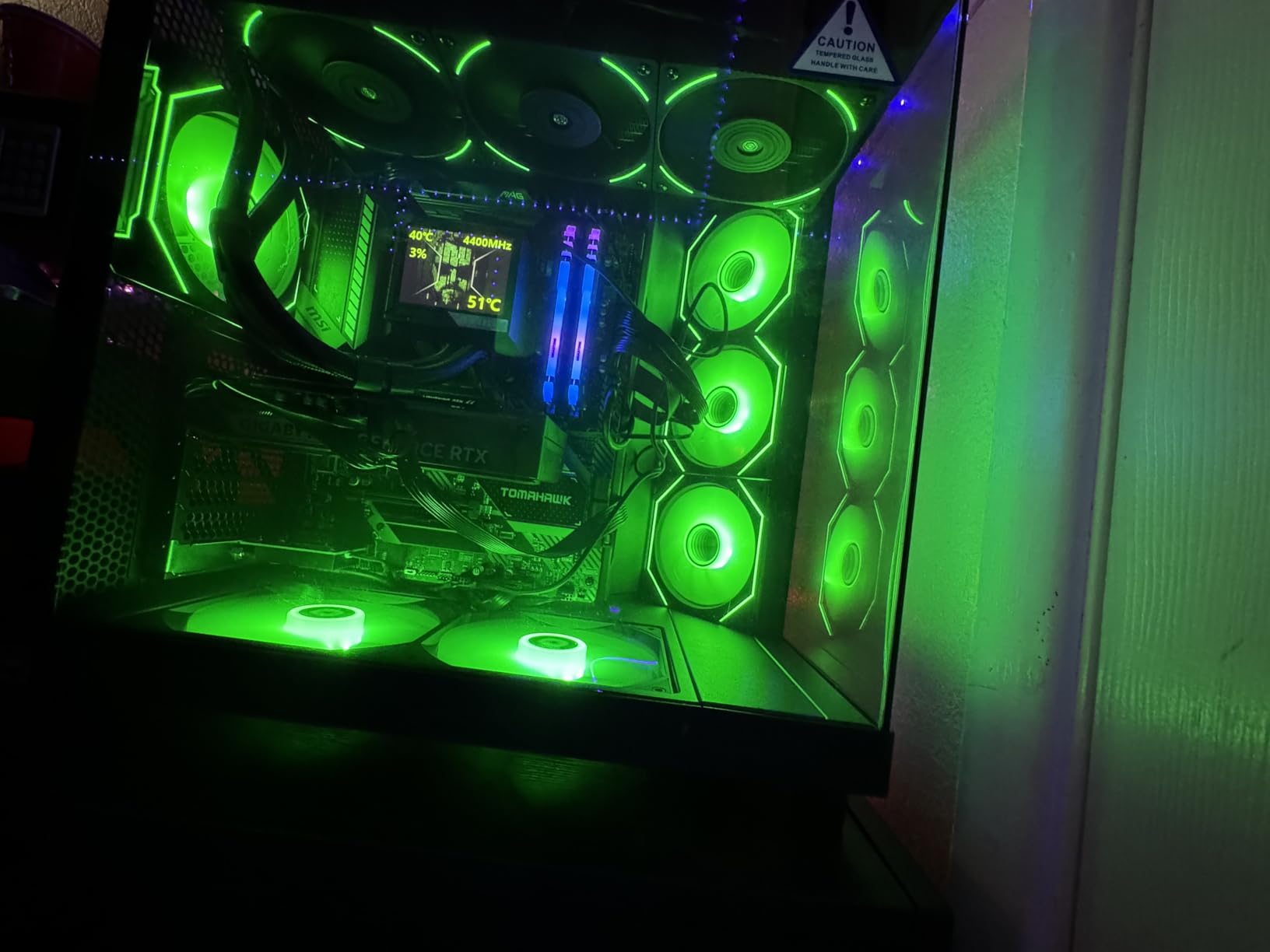 MSI MAG B550 TOMAHAWK Gaming Motherboard (AMD AM4, DDR4, PCIe 4.0, SATA 6Gb/s, M.2, USB 3.2 Gen 2, HDMI/DP, ATX, AMD Ryzen 5000 Series processors) Customer Review MSI MAG B550 TOMAHAWK Gaming Motherboard (AMD AM4, DDR4, PCIe 4.0, SATA 6Gb/s, M.2, USB 3.2 Gen 2, HDMI/DP, ATX, AMD Ryzen 5000 Series processors) - Customer Photo 2