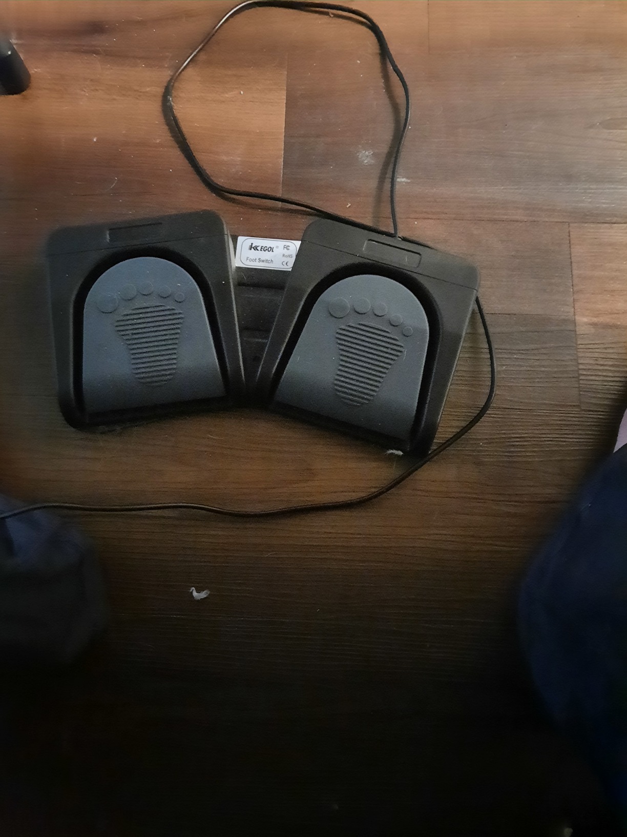 iKKEGOL Upgraded USB Double Pedal Assembly 2 Foot Switch Control 2 Key Button Footswitch Program Video Game Customized PC Keyboard Mouse Multimedia Action HID (Black) - Customer Photo 1