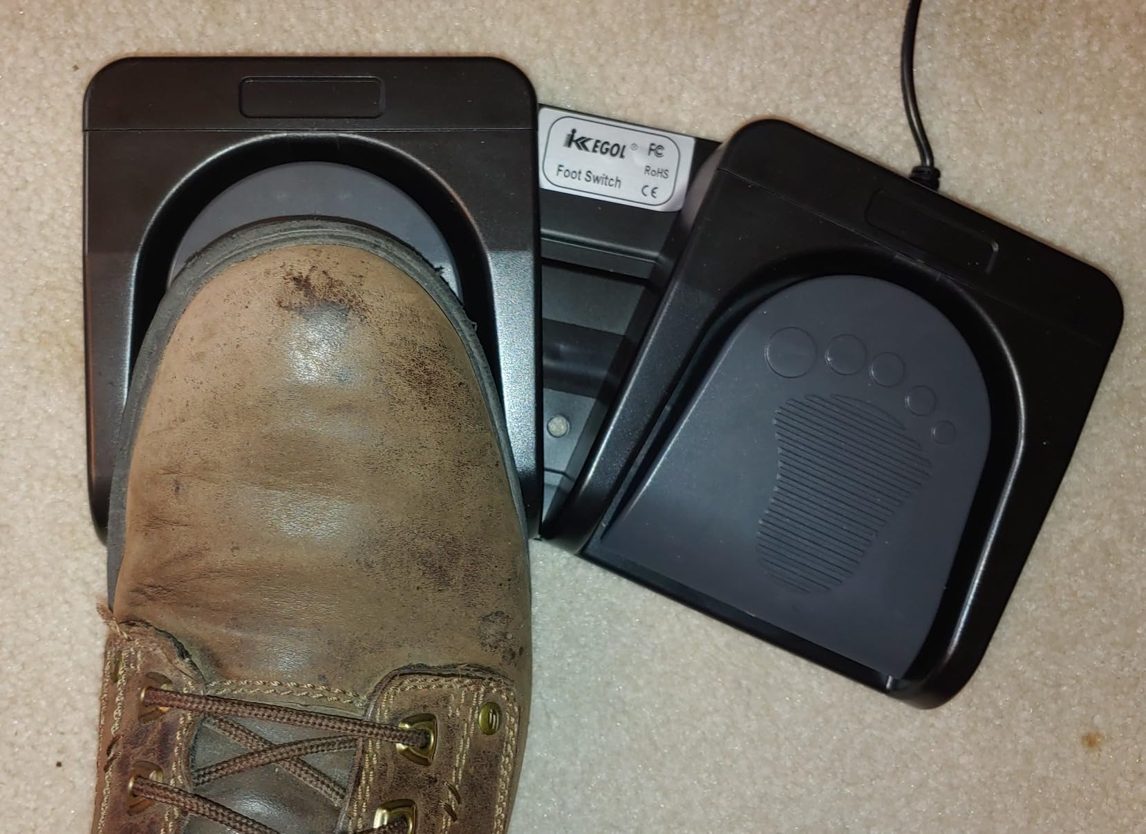 iKKEGOL Upgraded USB Double Pedal Assembly 2 Foot Switch Control 2 Key Button Footswitch Program Video Game Customized PC Keyboard Mouse Multimedia Action HID (Black) - Customer Photo 2