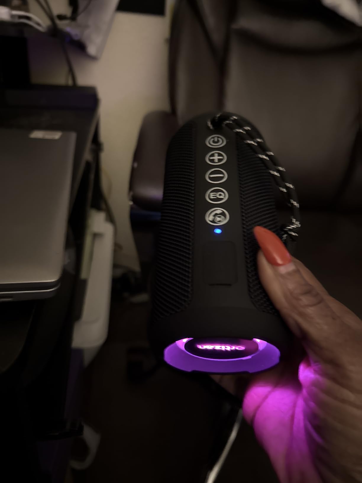 Ortizan Portable Bluetooth Speaker x Stocking Stuffers: IPX7 Waterproof, Wireless, Big Sound, Deep Bass, Dual Pairing, 30H Playtime, White Elephant Gift for Adults Men Women Teen Boys Girls (Black) Customer Review Ortizan Portable Bluetooth Speaker x Stocking Stuffers: IPX7 Waterproof, Wireless, Big Sound, Deep Bass, Dual Pairing, 30H Playtime, White Elephant Gift for Adults Men Women Teen Boys Girls (Black) - Customer Photo 3