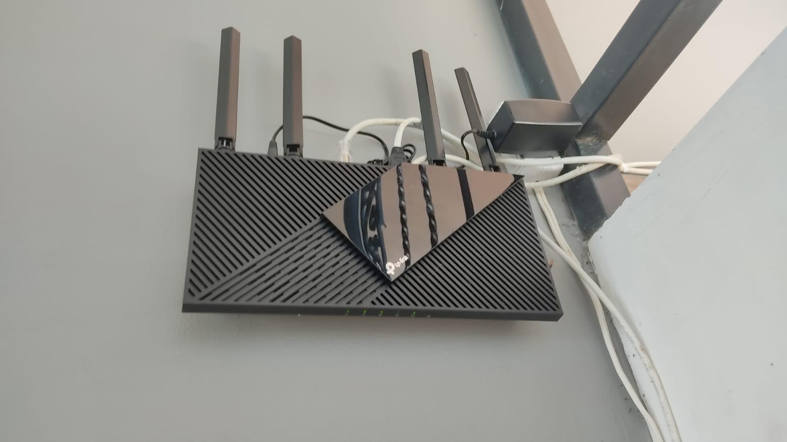 TP-Link AX1800 WiFi 6 Router V4 (Archer AX21) – Dual Band Wireless Internet, Gigabit, Easy Mesh, Works with Alexa - A Certified for Humans Device, Free Expert Support - Customer Photo 3