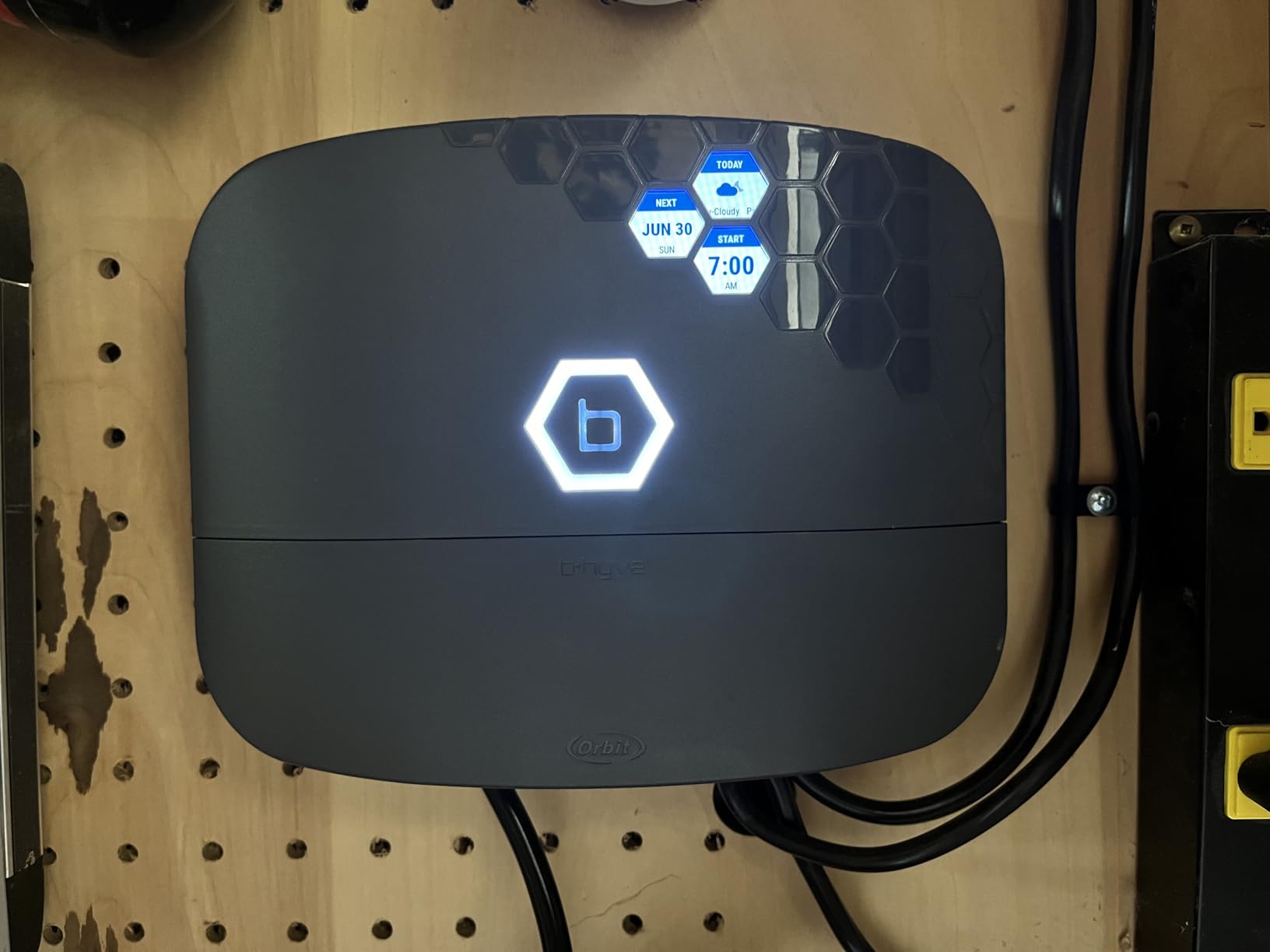 Orbit 57985 B-hyve XR 8-Zone Smart Indoor/Outdoor Sprinkler Controller - Customer Photo 1