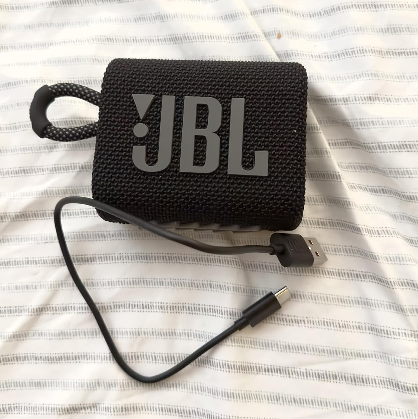 JBL Go 3 - Portable Mini Bluetooth Speaker, big audio and punchy bass, IP67 waterproof and dustproof, 5 hours of playtime, speaker for home, outdoor and travel (Black) Customer Review JBL Go 3 - Portable Mini Bluetooth Speaker, big audio and punchy bass, IP67 waterproof and dustproof, 5 hours of playtime, speaker for home, outdoor and travel (Black) - Customer Photo 4