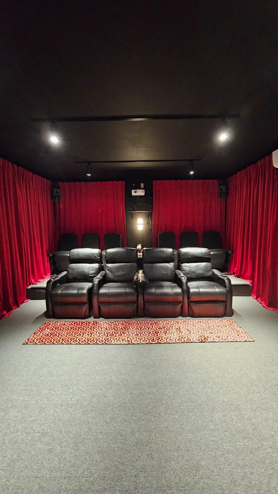 ViewSonic PX701-4K UHD 4K Projector with 3200 Lumens, 240Hz, 4.2ms, HDR, Auto Keystone, Dual HDMI for Home Theater - Customer Photo 1