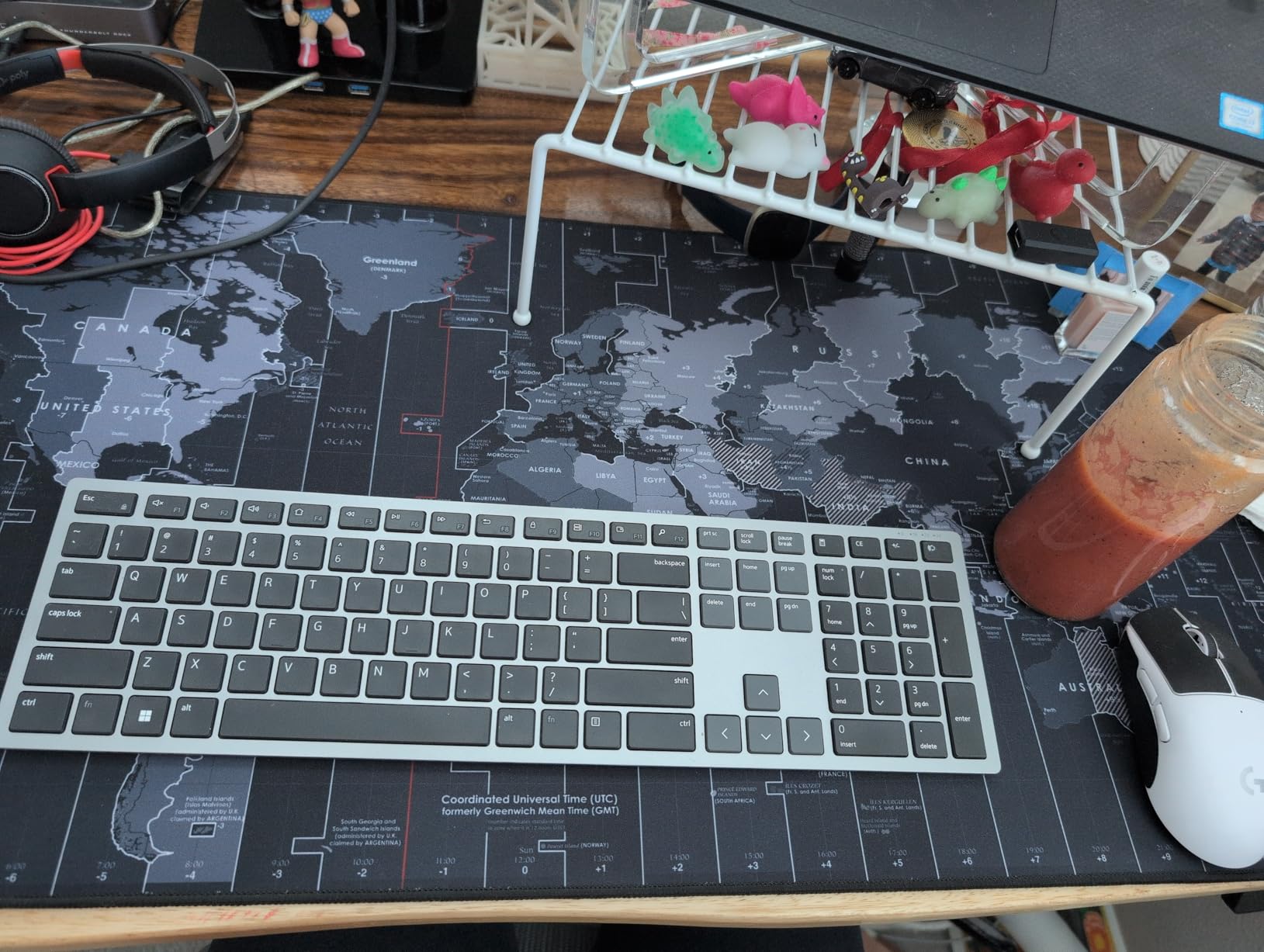 KTRIO RGB Large Gaming Mouse Pad with Stitched Edges, LED Extended Mousepad with Superior Micro-Weave Cloth, Non-Slip Base, Water Resist Keyboard Pad, Desk Pad for Gamer, Office & Home, 35.4 x 15.7 in - Customer Photo 1