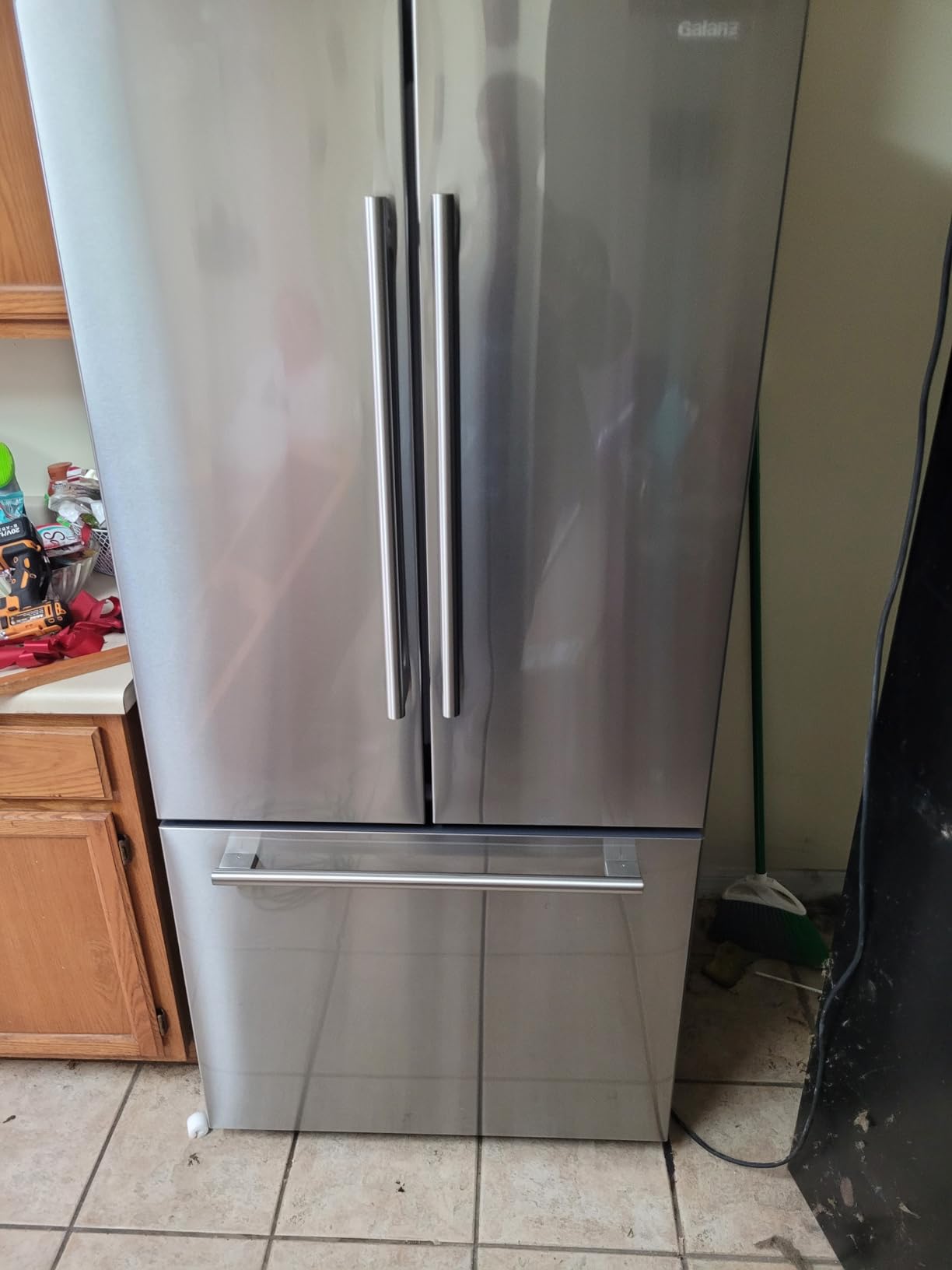 Galanz GLR18FS5S16 French Door Refrigerator with Installed Ice Maker and Bottom Freezer Adjustable Electrical Thermostat Control, Frost Free, Energy Star Certified, Stainless Steel, 18 Cu Ft Customer Review Galanz GLR18FS5S16 French Door Refrigerator with Installed Ice Maker and Bottom Freezer Adjustable Electrical Thermostat Control, Frost Free, Energy Star Certified, Stainless Steel, 18 Cu Ft - Customer Photo 3