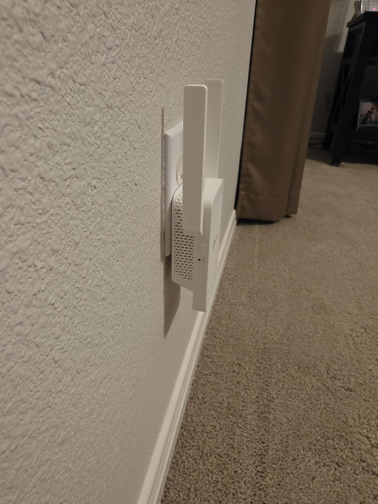 TP-Link AC1200 WiFi Extender, 2025 Wirecutter Best WiFi Extender, 1.2Gbps Home Signal Booster, Dual Band 5GHz/2.4GHz, Up to 1600 Sq.ft and 32 Devices, EasyMesh Compatible, One Ethernet Port (RE315) - Customer Photo 4