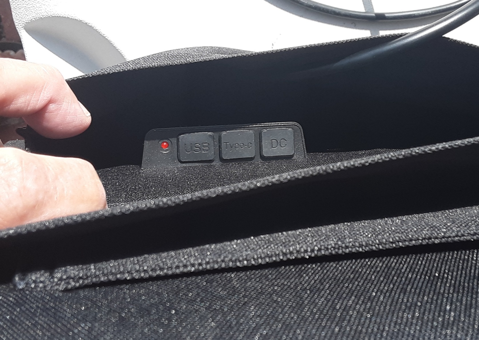 ALLWEI 100W Portable Solar Panel for 300/500W Power Station Solar Generator, 18V Solar Battery Charger with 5.5 * 2.1MM Port, Adjustable Kickstand, Waterproof IP68 for RV Camping Outdoor Home Use - Customer Photo 2