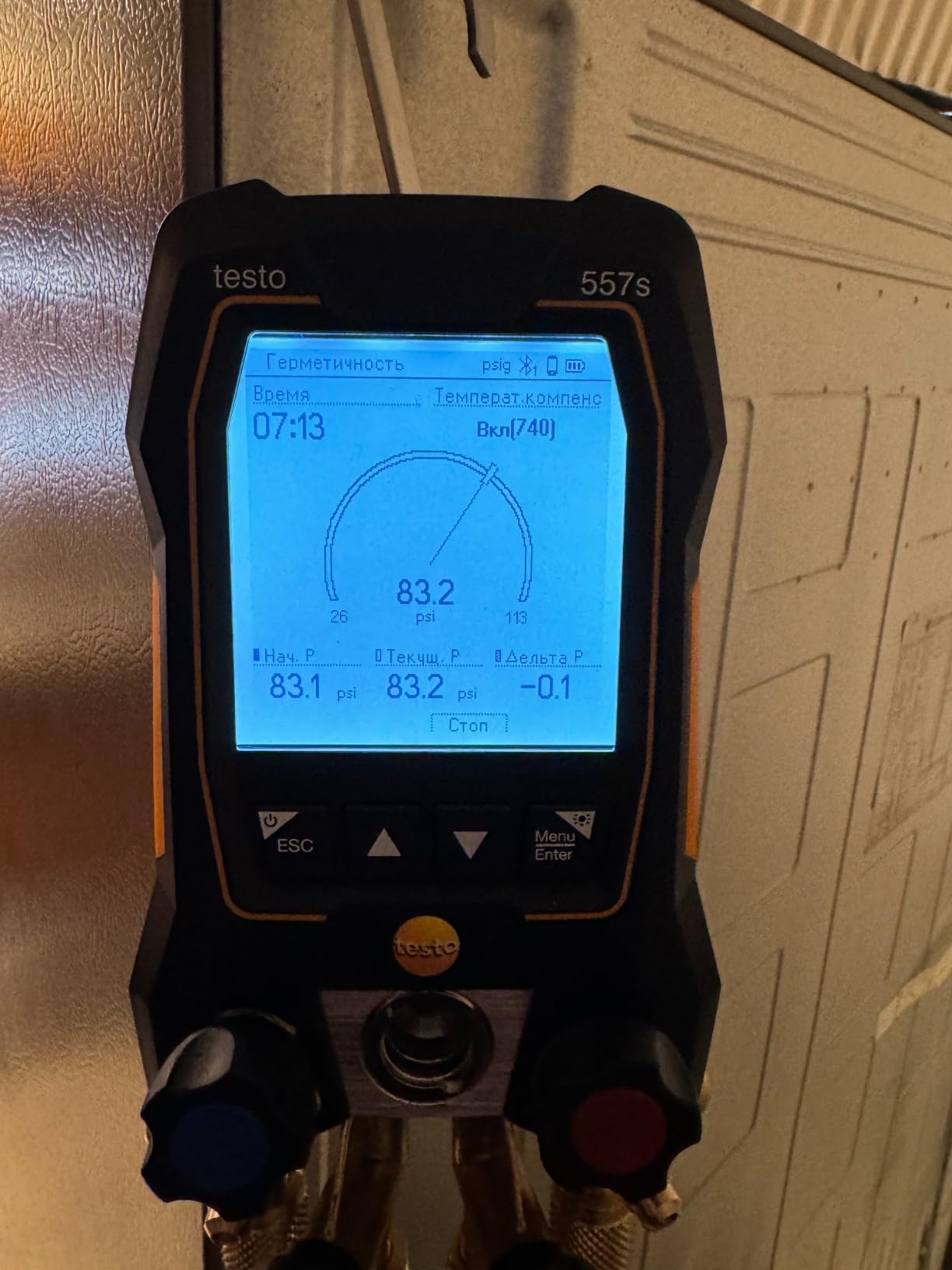 Testo 557s AC Manifold Gauge Set – AC Recharge Kit with 2 x 115i Pipe Clamp Thermometer, 1 x 552i Micron Gauge - Set with Bluetooth - Customer Photo 1