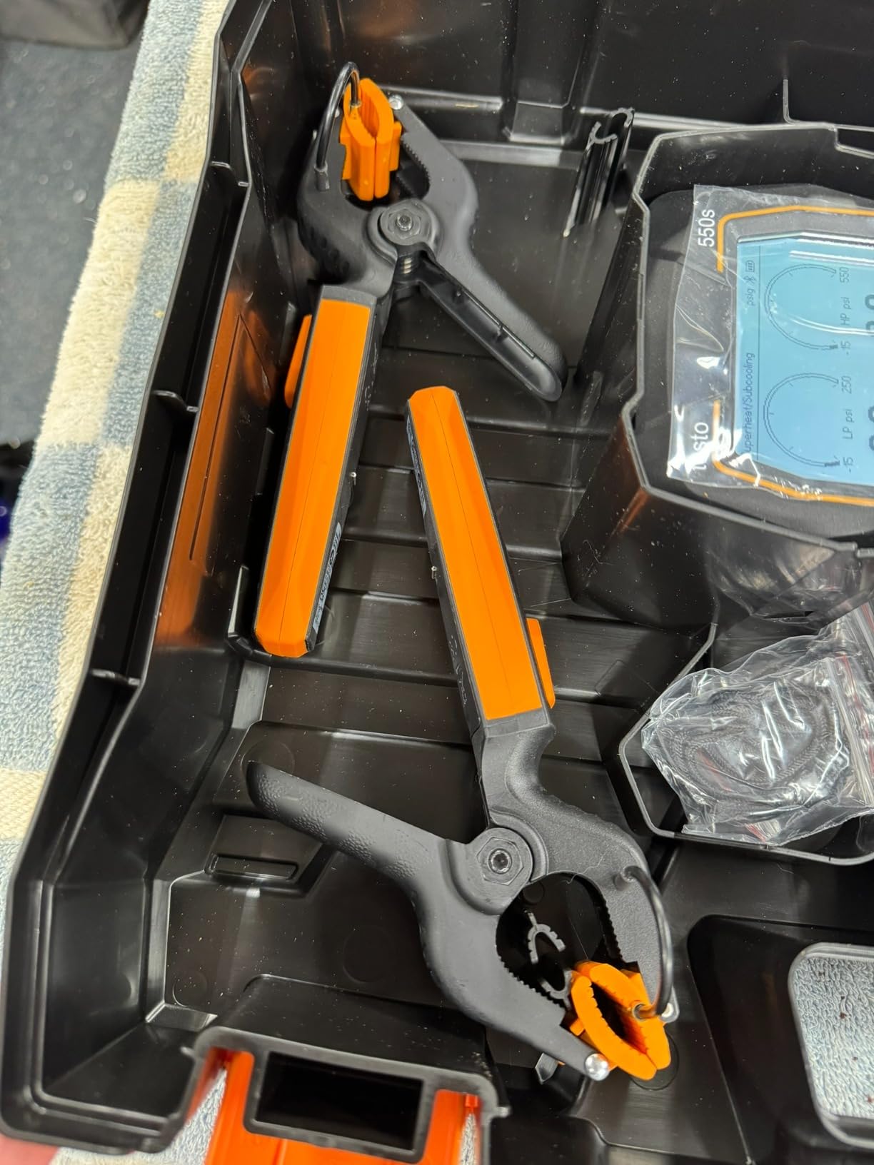 Testo 550s Smart Kit - Digital Manifold with 2 Way Valve, 115i Temp Probes (x2), 552i Vacuum Probe, Hose Set (Part Number 0564 5505 01) - Customer Photo 2