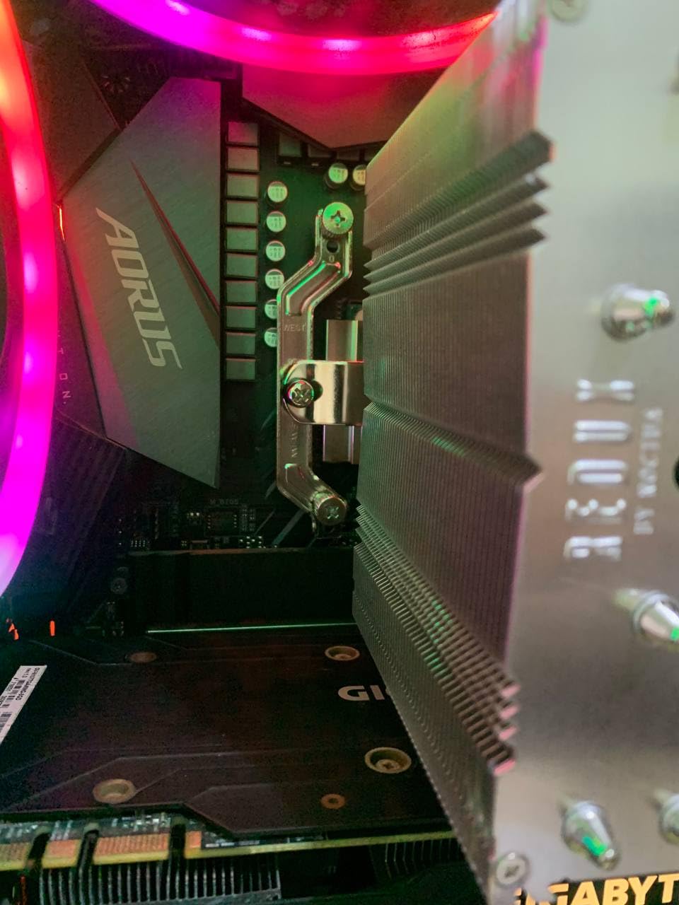 Noctua NH-U12S Redux, High Performance CPU Cooler with NF-P12 redux-1700 PWM 120mm Fan (Grey) - Customer Photo 4