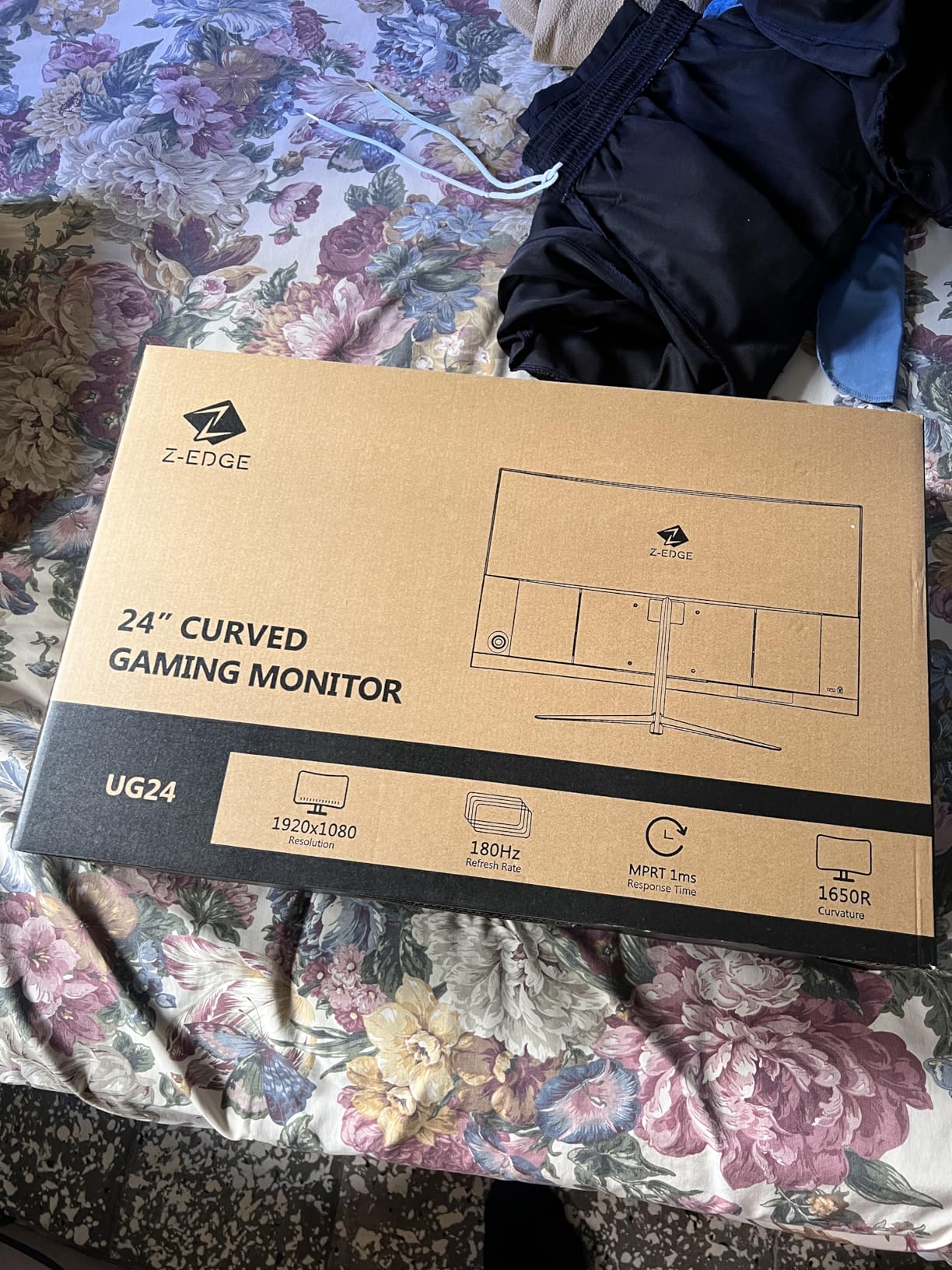 Z-Edge UG24 24-inch Curved Gaming Monitor 180Hz Refresh Rate, 1ms MPRT, FHD 1080 Gaming Monitor, R1650 Curved - Customer Photo 3