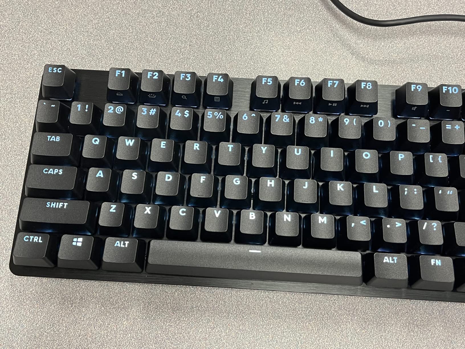 Logitech G413 SE Full-Size Mechanical Gaming Keyboard - Backlit Keyboard with Tactile Mechanical Switches, Anti-Ghosting, Compatible with Windows, macOS - Black Aluminum - Customer Photo 5