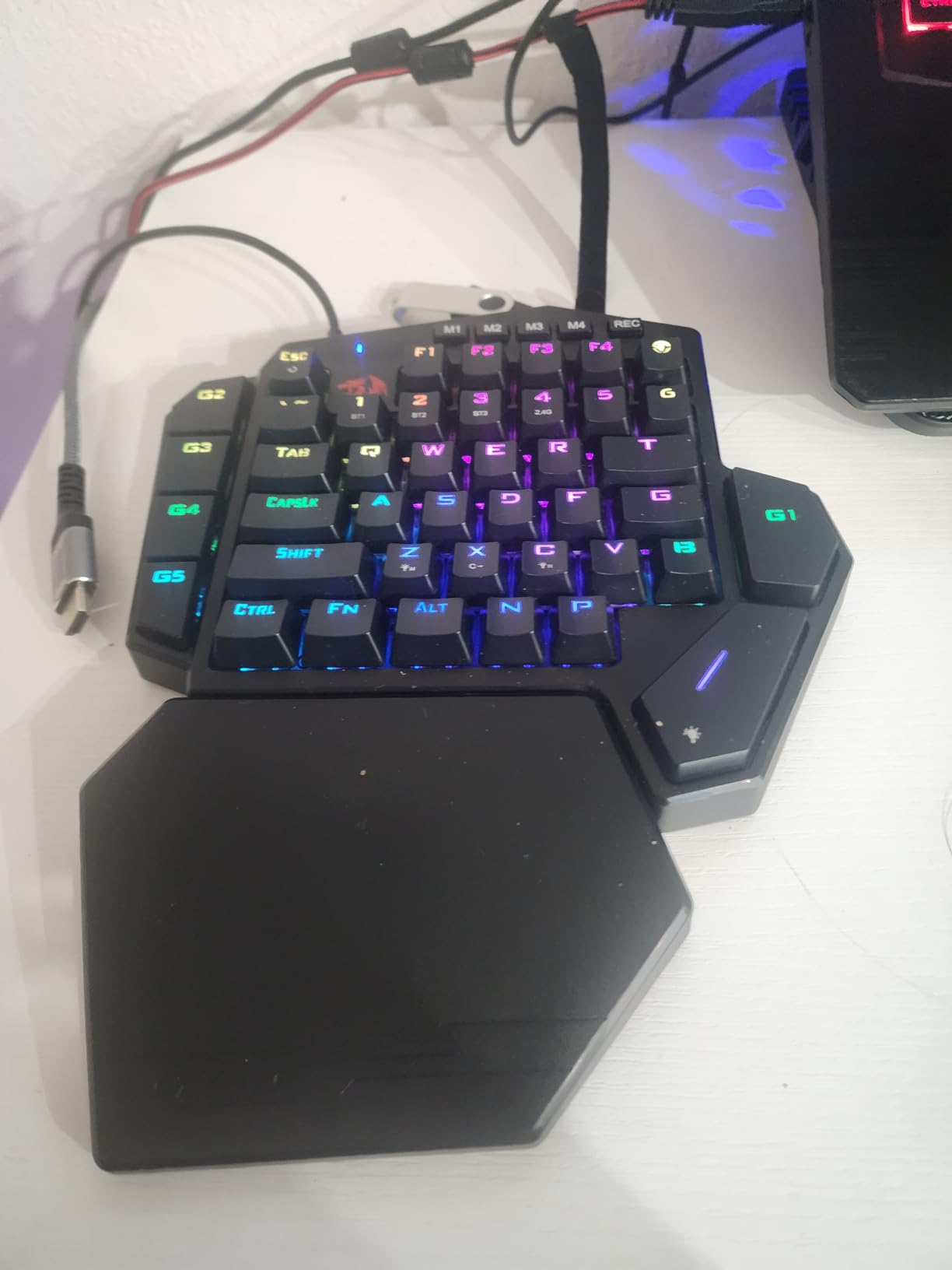 Redragon K585 PRO Wireless One-Handed Mechanical Keyboard, 42 Keys 3-Mode RGB 40% Gaming Keypad w/ 7 Onboard Macro Keys, Detachable Wrist Support, Rechargeable Battery (Blue Switch) Customer Review Redragon K585 PRO Wireless One-Handed Mechanical Keyboard, 42 Keys 3-Mode RGB 40% Gaming Keypad w/ 7 Onboard Macro Keys, Detachable Wrist Support, Rechargeable Battery (Blue Switch) - Customer Photo 4