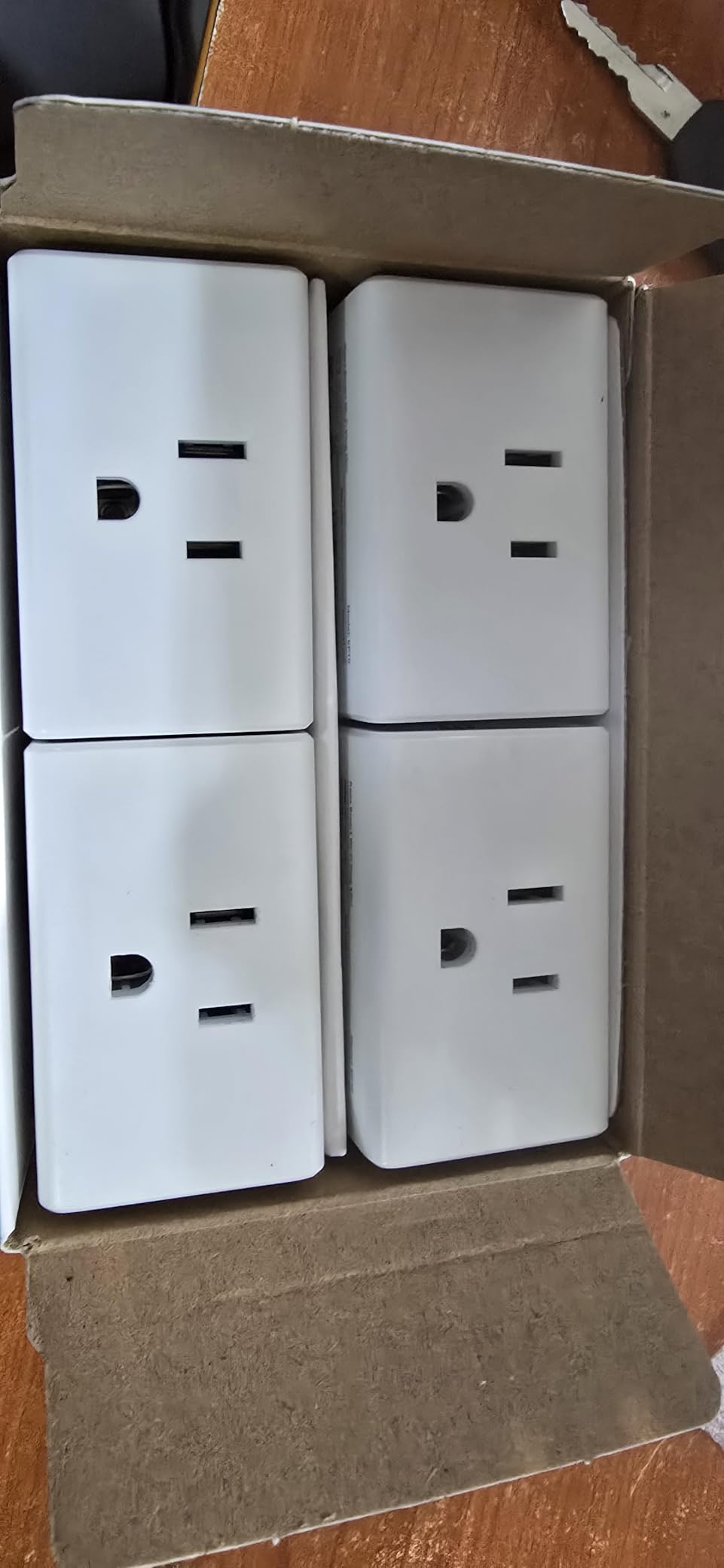 Kasa Smart Plug Mini 15A, Smart Home Wi-Fi Outlet Works with Alexa, Google Home & IFTTT, No Hub Required, UL Certified, 2.4G WiFi Only, 4-Pack(EP10P4) , White - Customer Photo 2