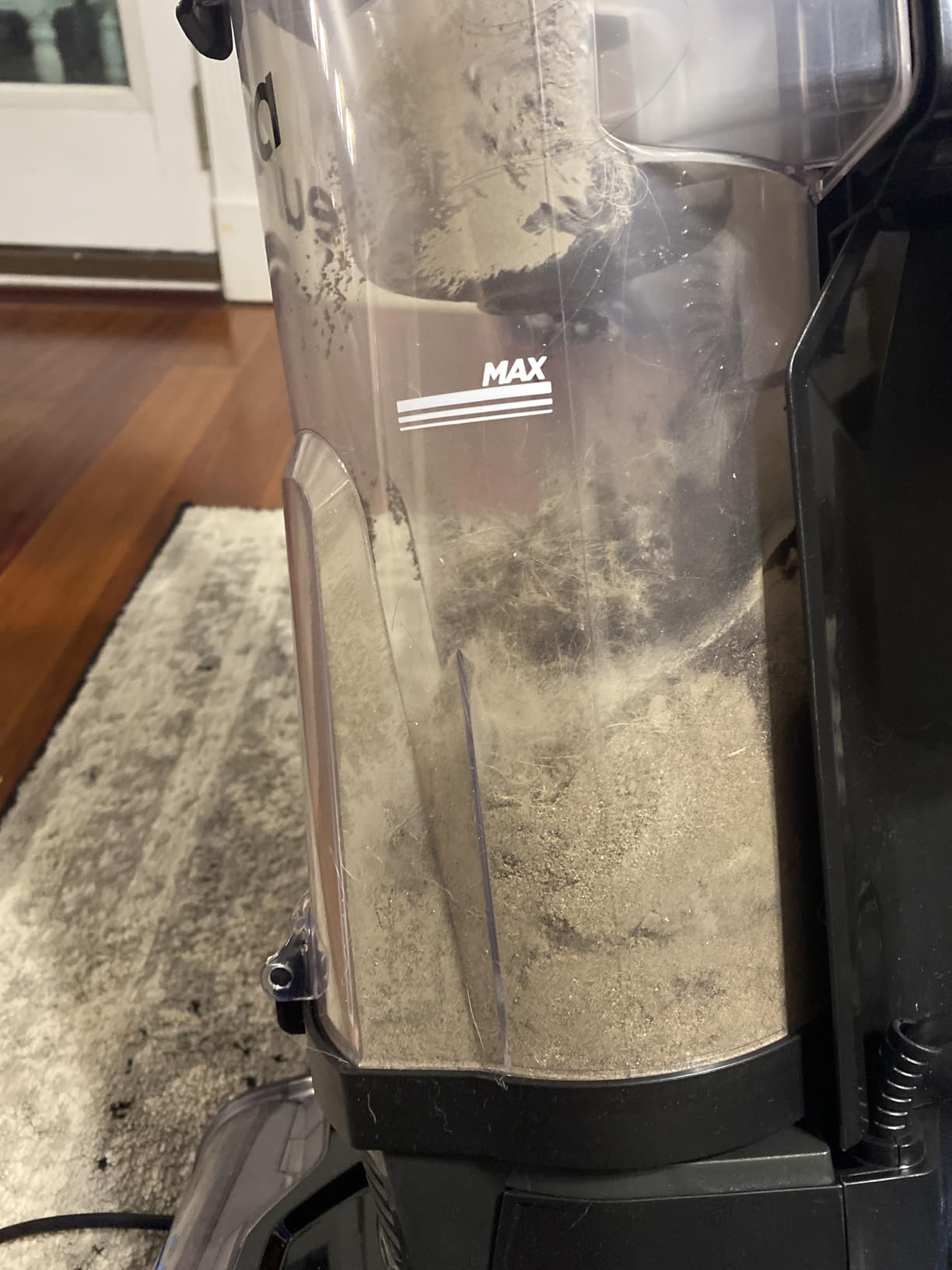 Eureka PowerSpeed Lightweight Upright Vacuum Cleaner for Carpet and Hard Floor, Powerful Bagless Upright Vacuum Cleaner for Home Pets, NEU181A, Blue - Customer Photo 3