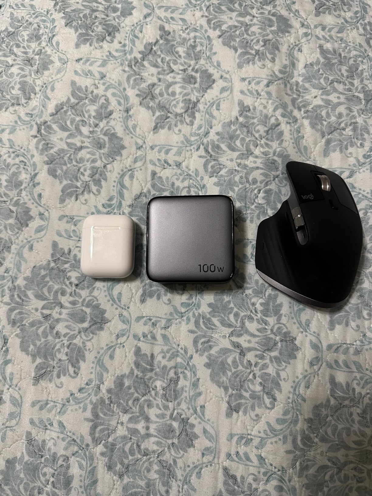 UGREEN Nexode 100W GaN USB C Charger, 4-Port Compact Foldable Fast Laptop Charger Power Adapter for MacBook Pro/Air, iPad Pro, iPhone 17/16/15 Series, Galaxy S25/S24, Pixel 10/9, Steam Deck, Pixelbook - Customer Photo 1