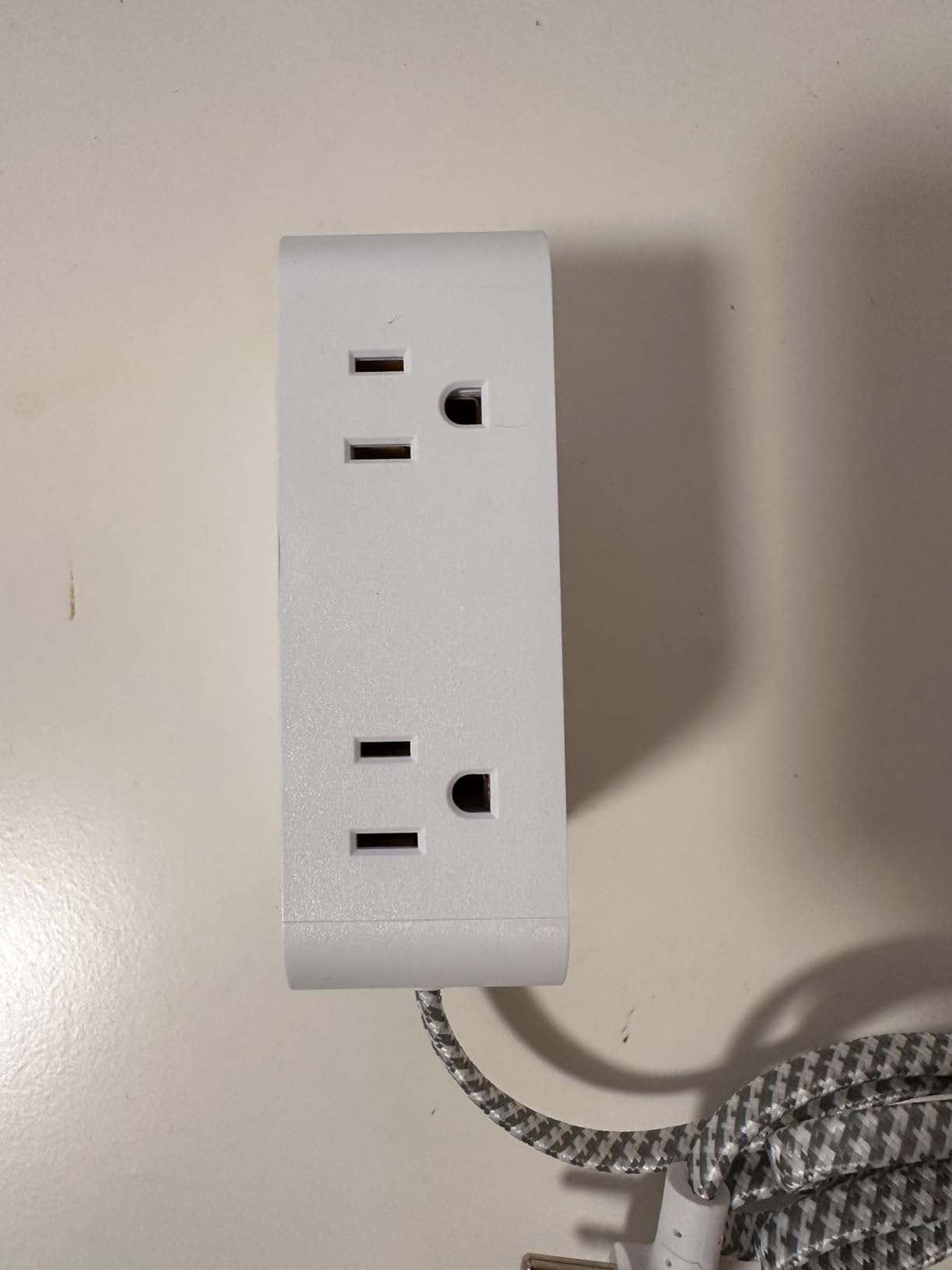 Surge Protector Power Strip - HANYCONY 8 Outlets 4 USB (2 USB C) Charging Ports, Multi Plug Outlet Extender, 5Ft Braided Extension Cord, Flat Plug Wall Mount Desk Charging Station for Home Office ETL - Customer Photo 1