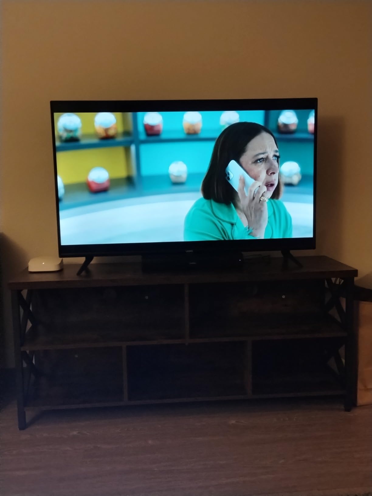 VIZIO 50-Inch V-Series 4K UHD LED Smart TV with Voice Remote, Dolby Vision, HDR10+, Alexa Compatibility, 2022 Model - Customer Photo 1