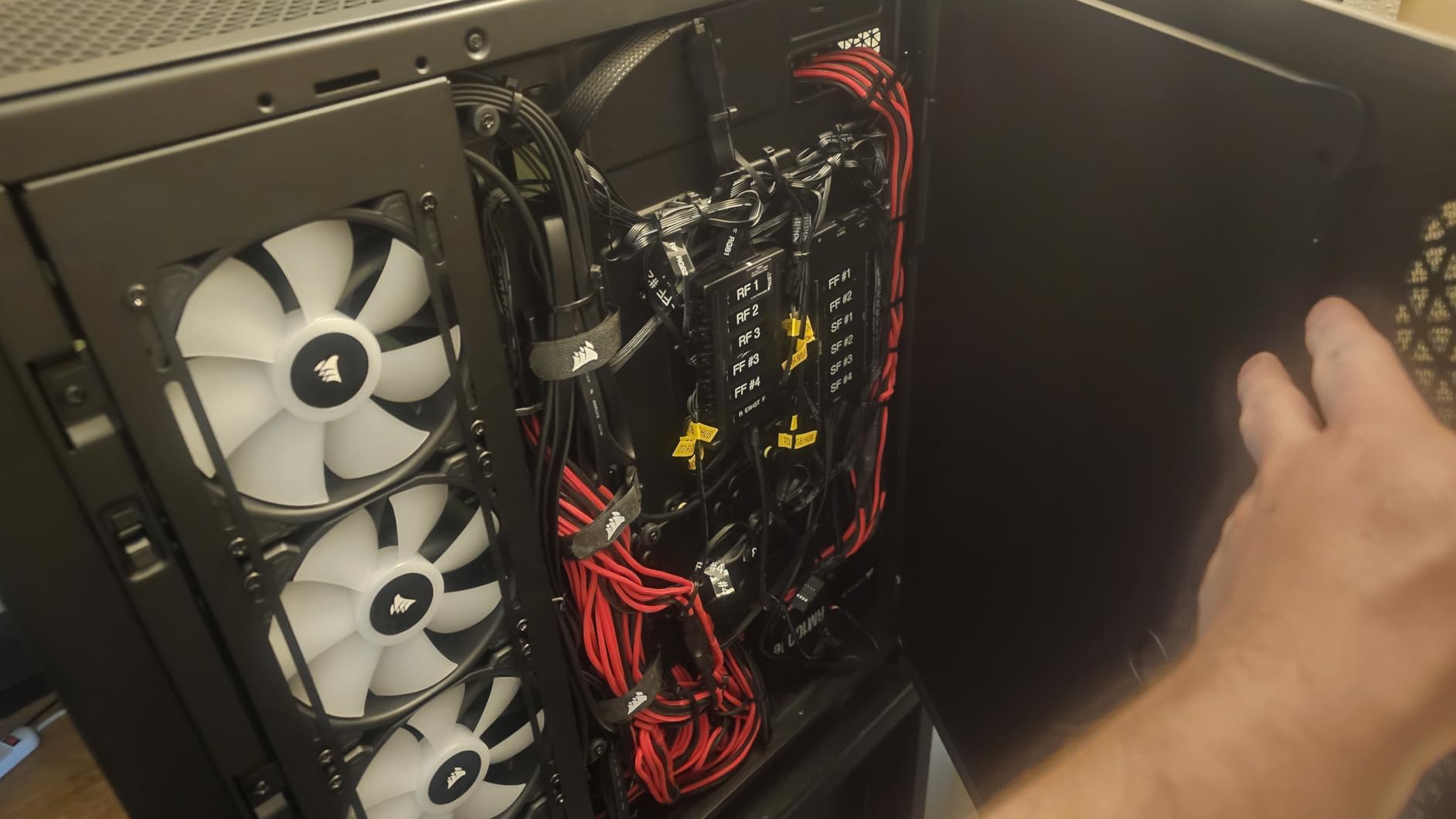 CORSAIR 7000D AIRFLOW Full-Tower ATX PC Case – High-Airflow Front Panel – Spacious Interior – Easy Cable Management – 3x 140mm AirGuide Fans with PWM Repeater Included – Black Customer Review CORSAIR 7000D AIRFLOW Full-Tower ATX PC Case – High-Airflow Front Panel – Spacious Interior – Easy Cable Management – 3x 140mm AirGuide Fans with PWM Repeater Included – Black - Customer Photo 2