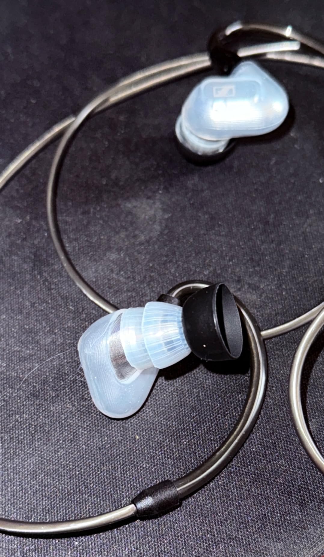Sennheiser IE 900 Audiophile In-Ear Monitors - TrueResponse Transducers with X3R Technology for Balanced Sound, Detachable Cable with Flexible Ear Hooks, Includes Balanced Cables, 2-Year Warranty customer photo 1