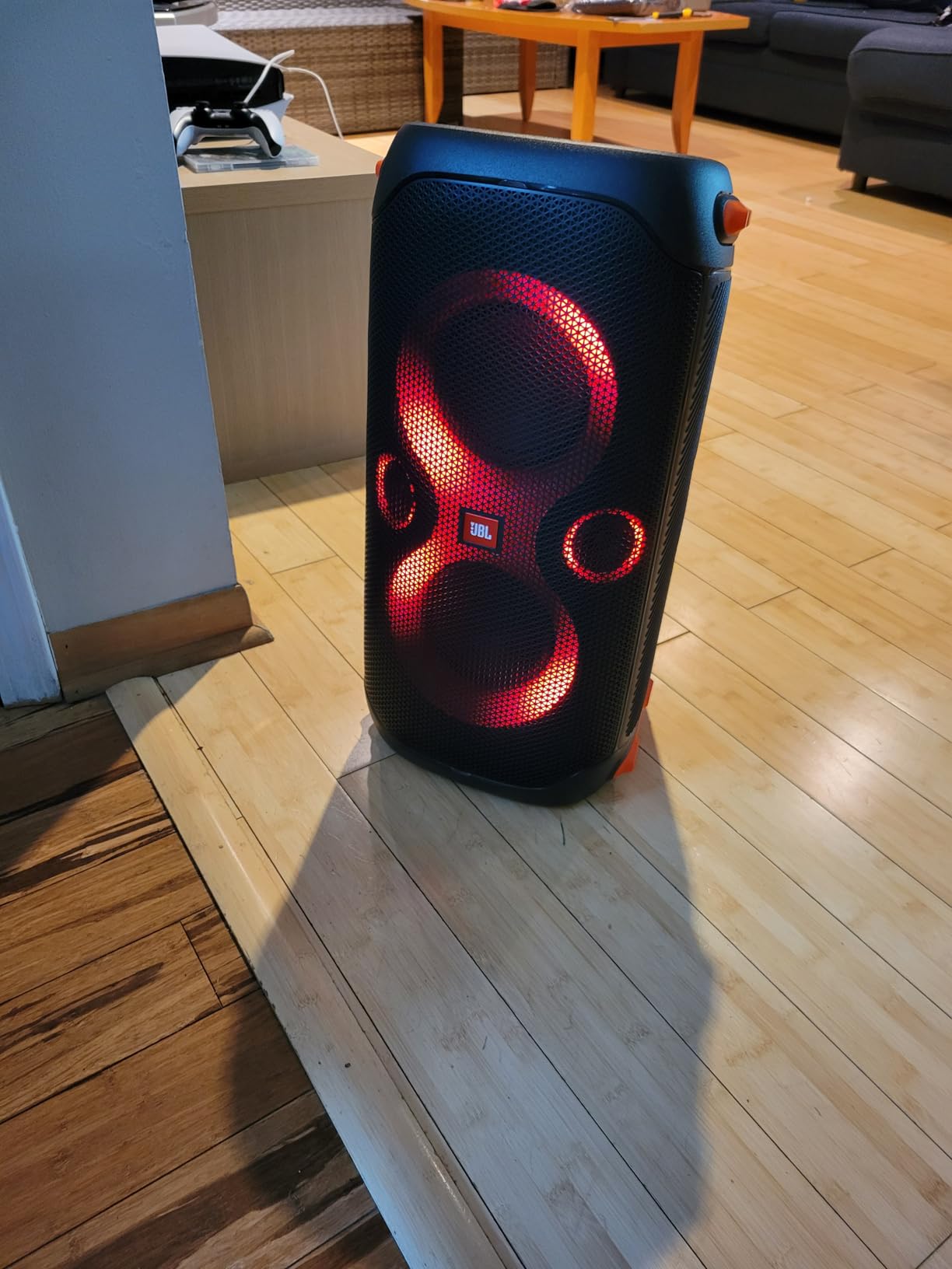 JBL PartyBox 110 - Portable Party Speaker with Built-in Lights, Powerful Sound and deep bass, Black - Customer Photo 1