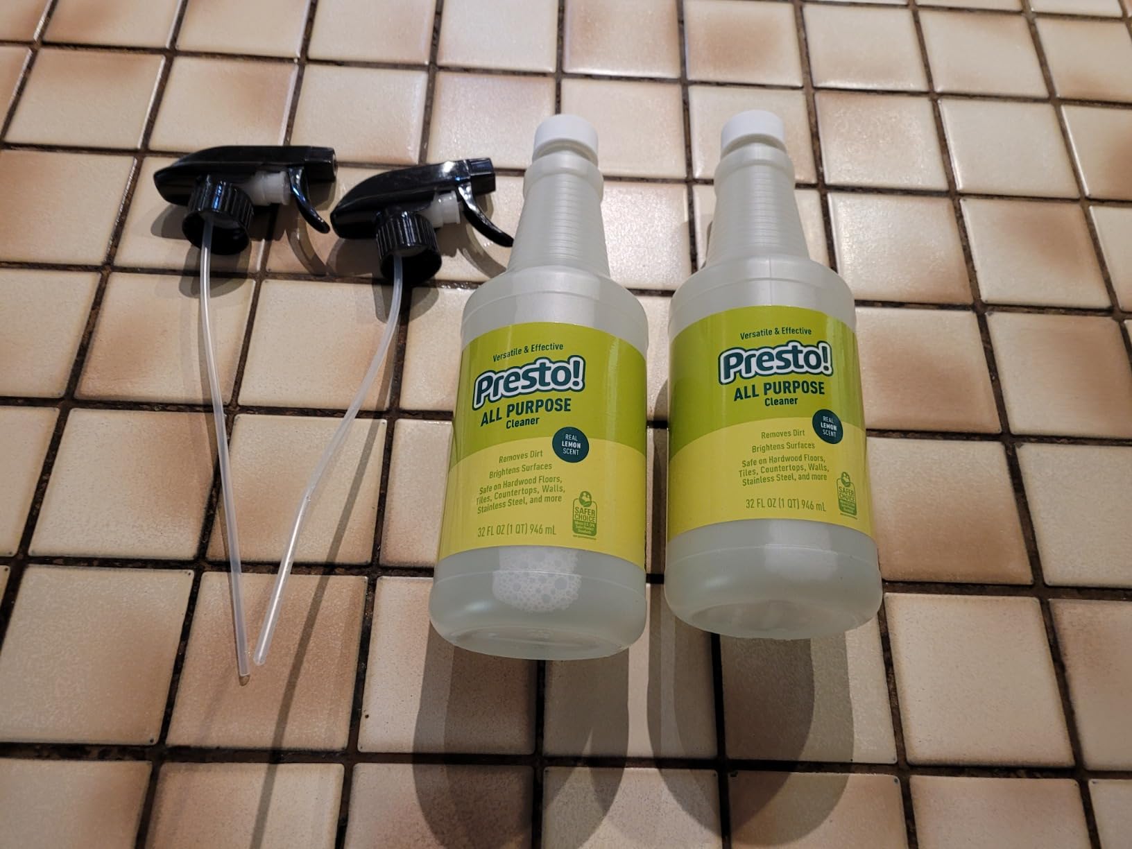 Amazon Brand – Presto! All Purpose Cleaner, Lemon Scent, 32 fl oz, Pack of 2 - Customer Photo 2