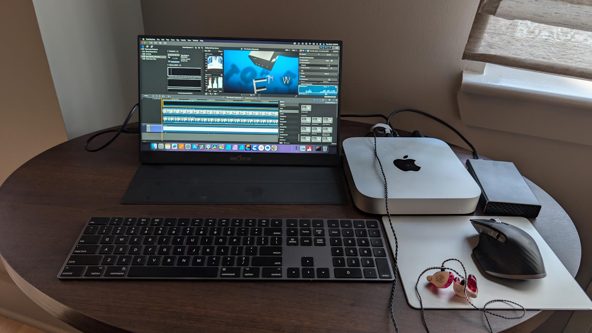 InnoView Portable Monitor, 15.6 Inch FHD 1080P HDMI USB C Second External Monitor for Laptop, Desktop, MacBook, Phones, Tablet, PS5/4, Xbox, Switch, Built-in Speaker with Protective Case Customer Review InnoView Portable Monitor, 15.6 Inch FHD 1080P HDMI USB C Second External Monitor for Laptop, Desktop, MacBook, Phones, Tablet, PS5/4, Xbox, Switch, Built-in Speaker with Protective Case - Customer Photo 2