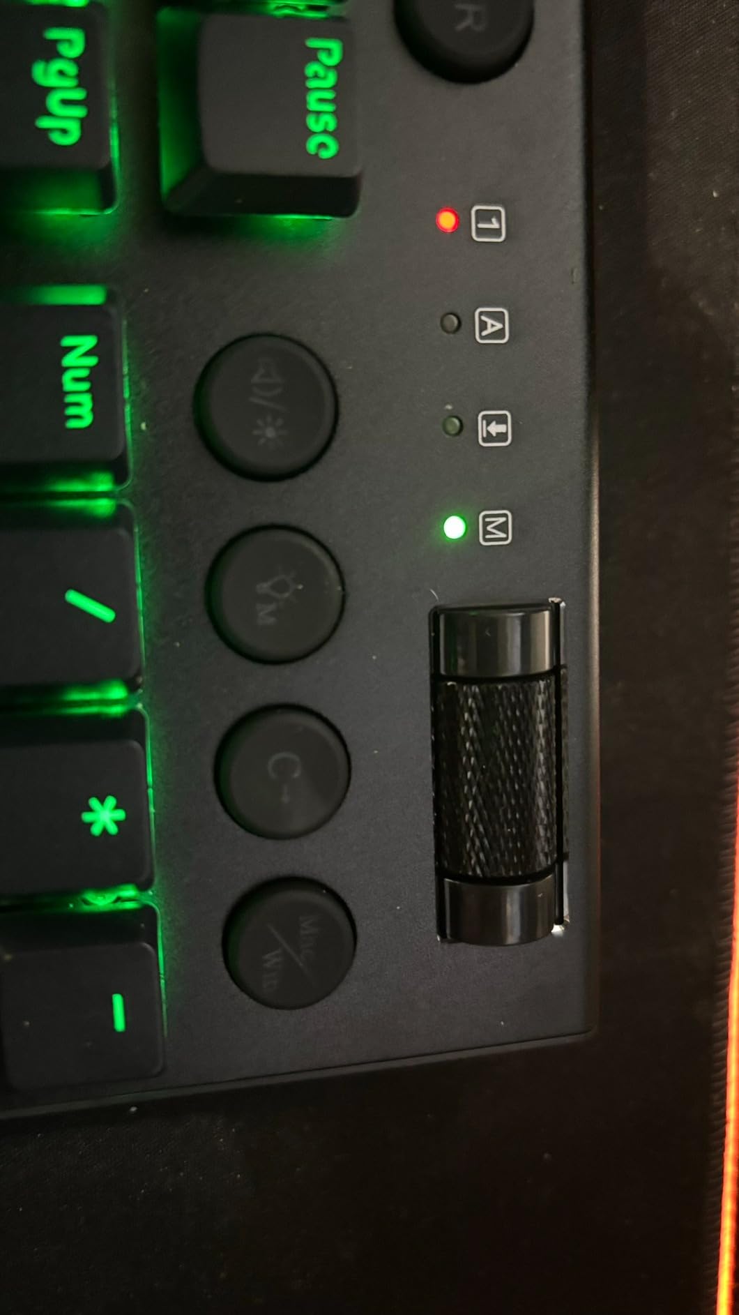 Redragon K618 PRO 3-Mode Wireless RGB Mechanical Keyboard, BT/2.4Ghz/Wired Low Profile Win/Mac Gaming Keyboard w/Ultra-Thin Design, Dedicated Media Control & Linear Red Switch - Customer Photo 2