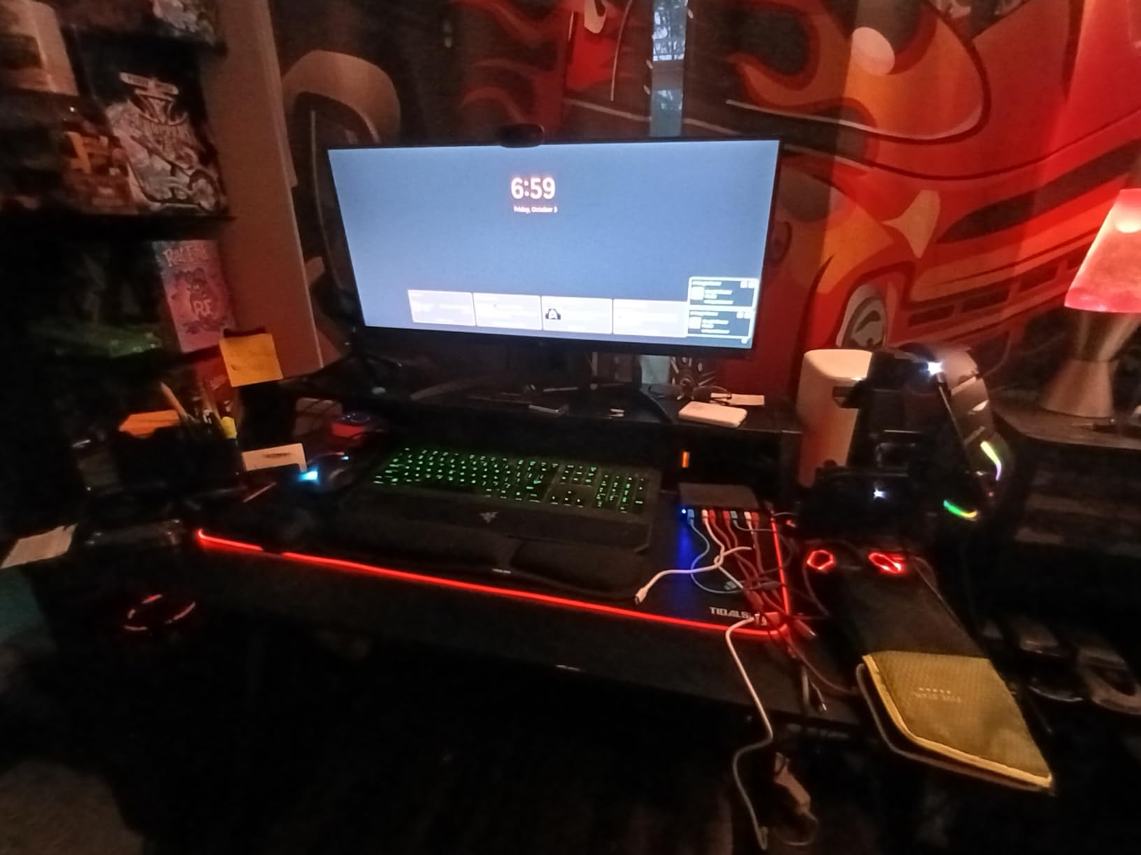 RGB Large Gaming Mouse Pad with 4Port USB Hub and 13Lighting Modes, Computer Keyboard Mouse Pad, Oversize Anti-Slip Rubber Base Mouse Mat for Computer PC Games (31.5 x 11.81 in Black,0.15in Thick) - Customer Photo 1