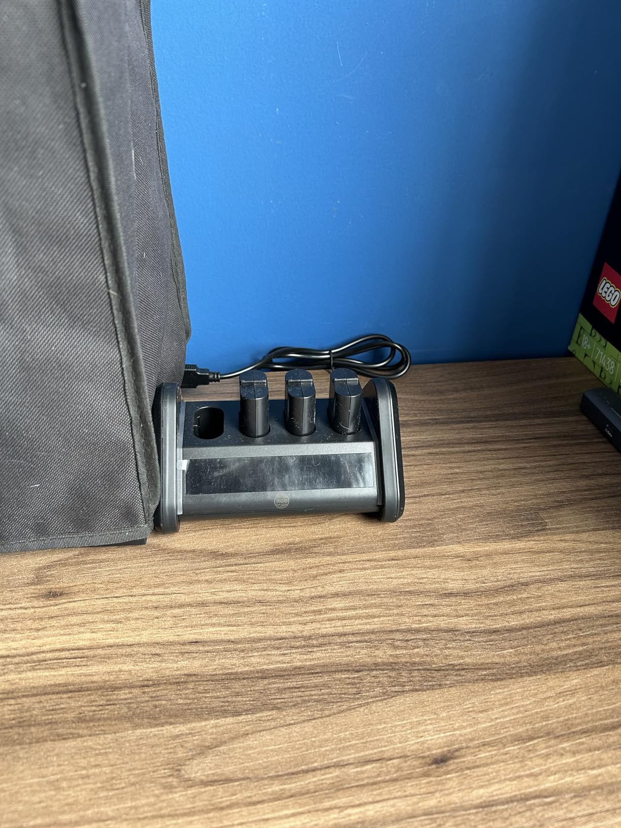 OIVO Rechargeable Battery for XboxOne/Xbox Series X|S, 4 x 4880mWh Xbox Batteries, Xbx Series Battery Charger Station for XboxOne S|X/Elite Controllers - Customer Photo 1